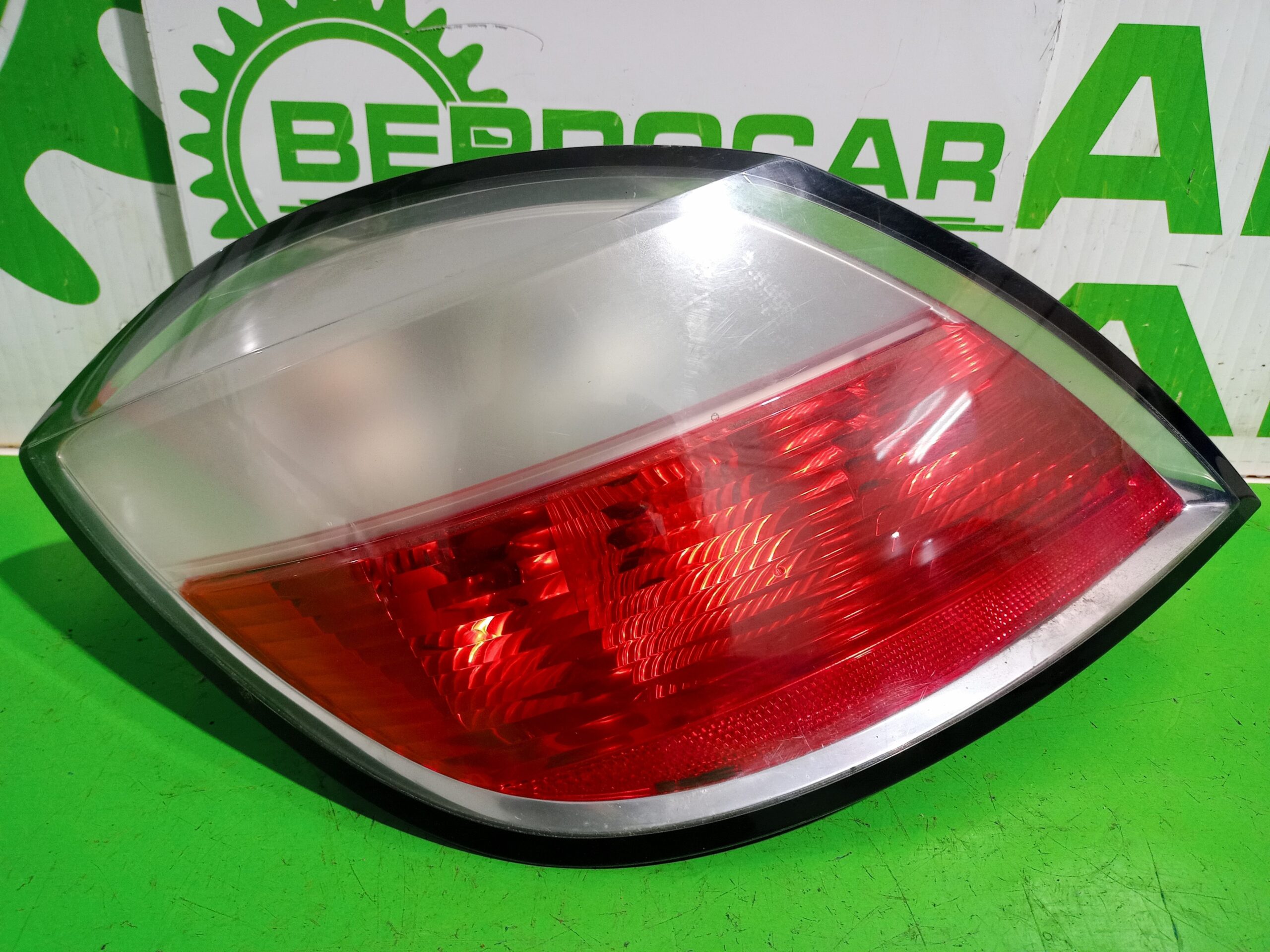 piloto_trasero_izquierdo_1222111_opel_astra_h_berlina_essentia