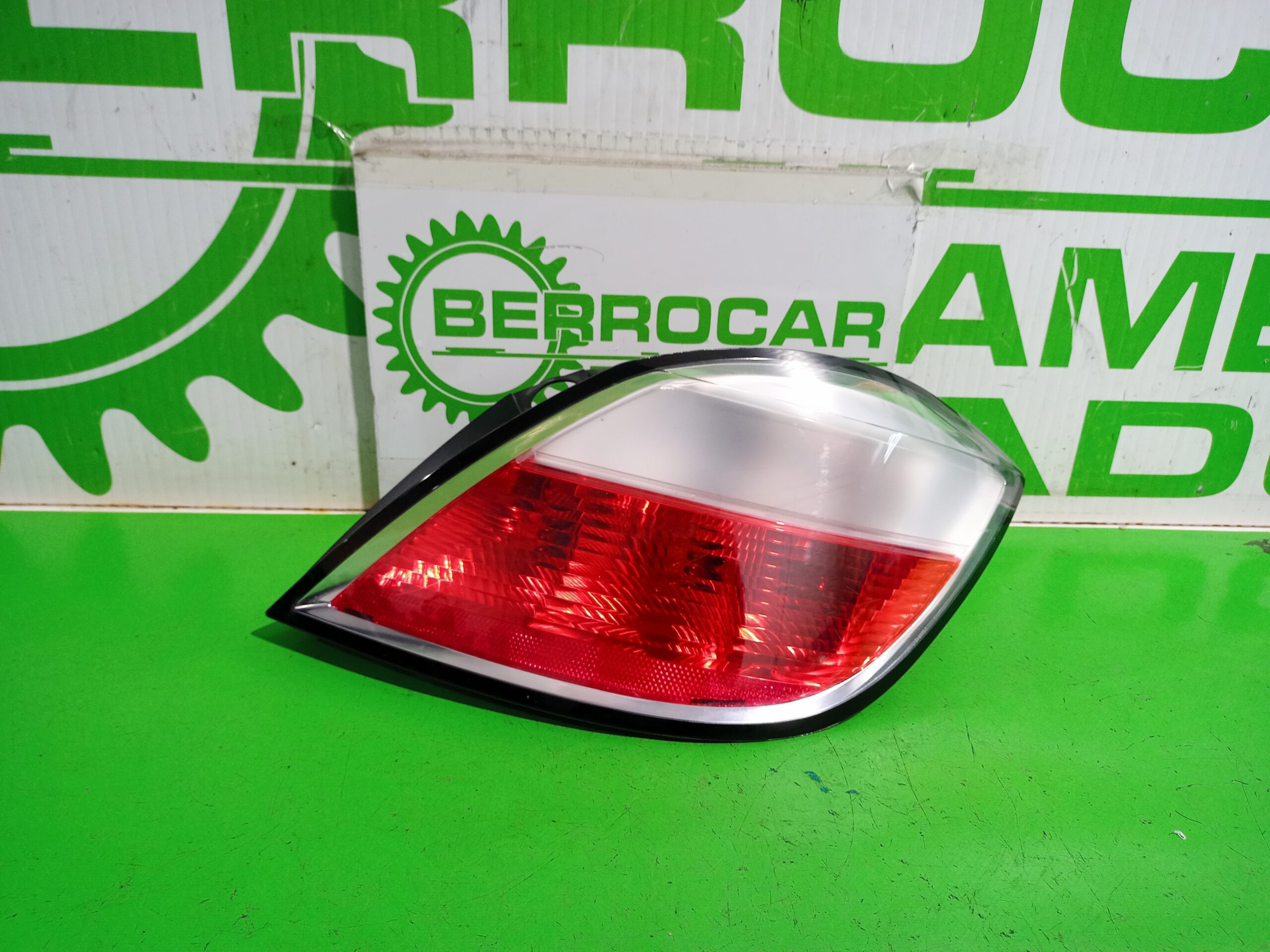 piloto_trasero_derecho_1222112_opel_astra_h_berlina_essentia