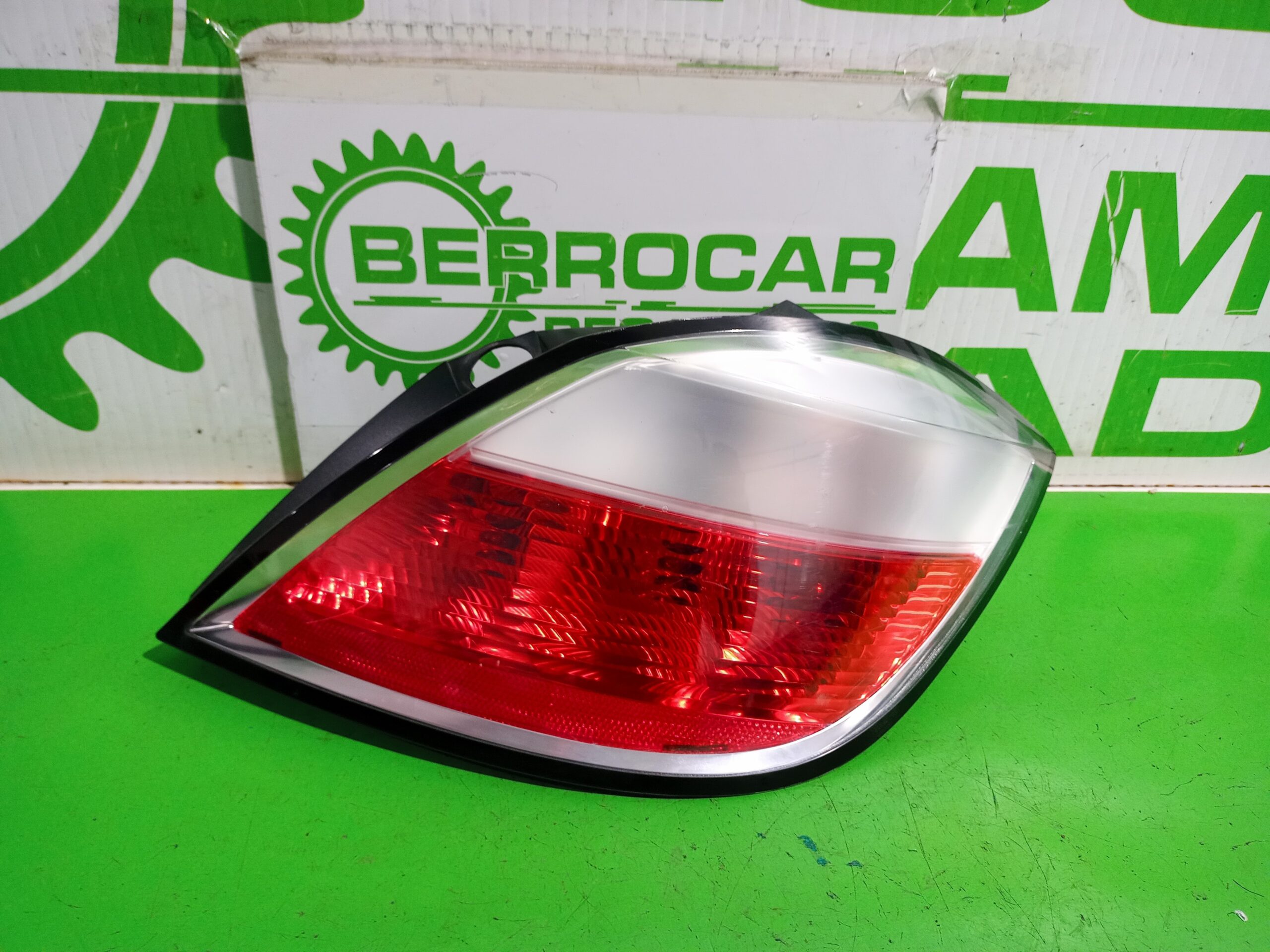 piloto_trasero_derecho_1222112_opel_astra_h_berlina_essentia