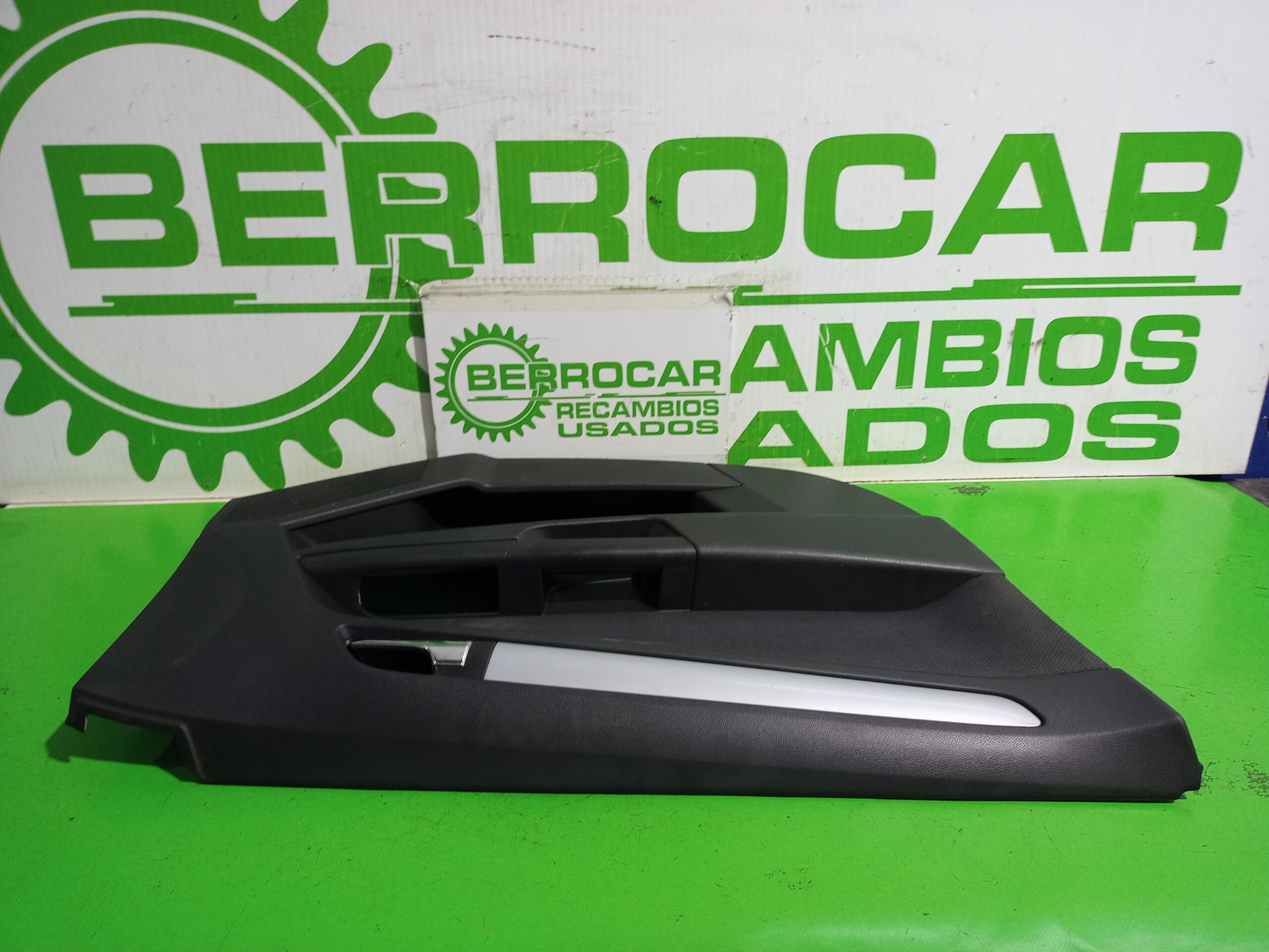 guarnecido_puerta_delantera_izquierda_13153881_opel_astra_h_berlina_essentia