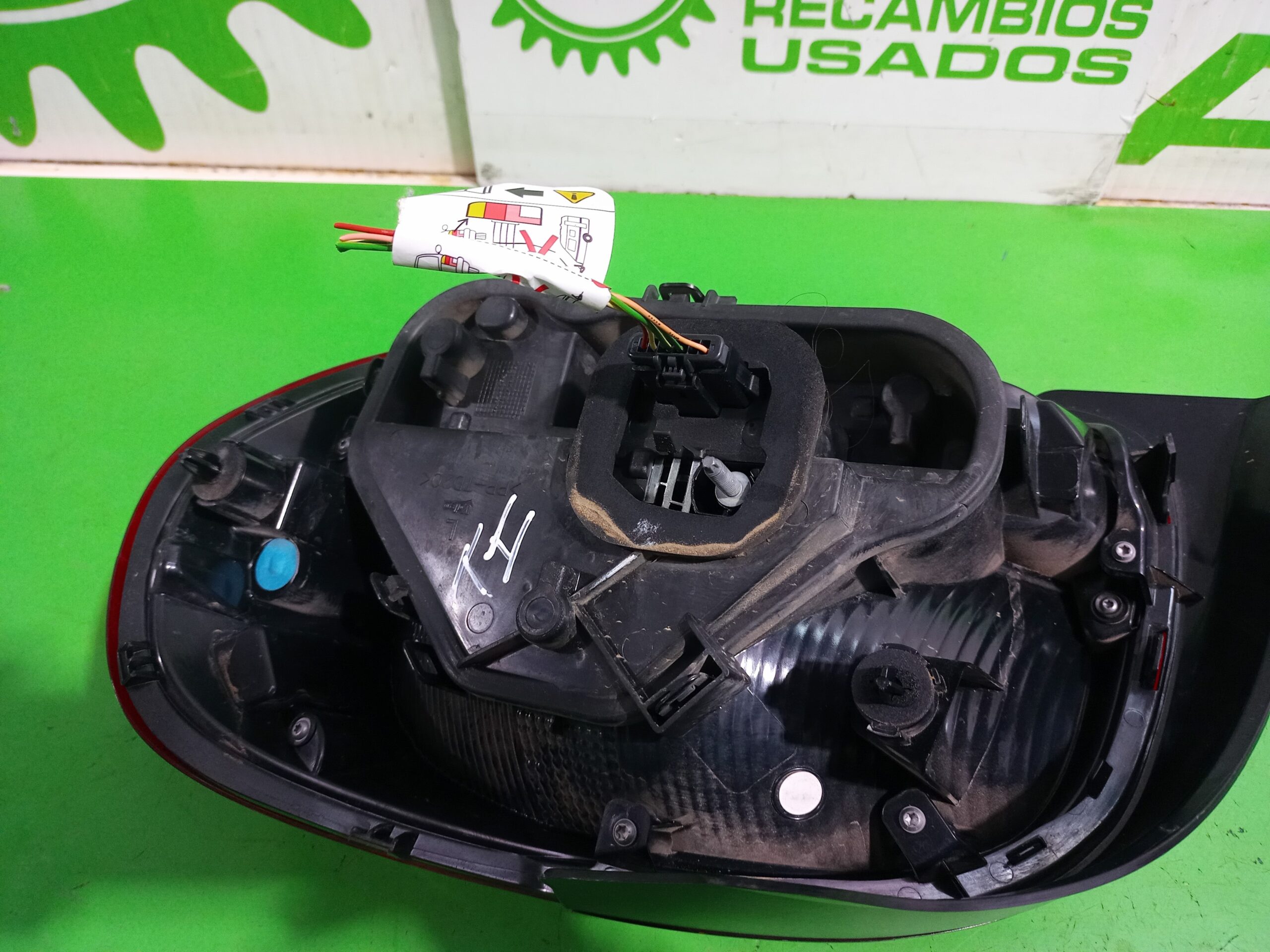 piloto_trasero_izquierdo_9812257580_citr_n_c3_origins