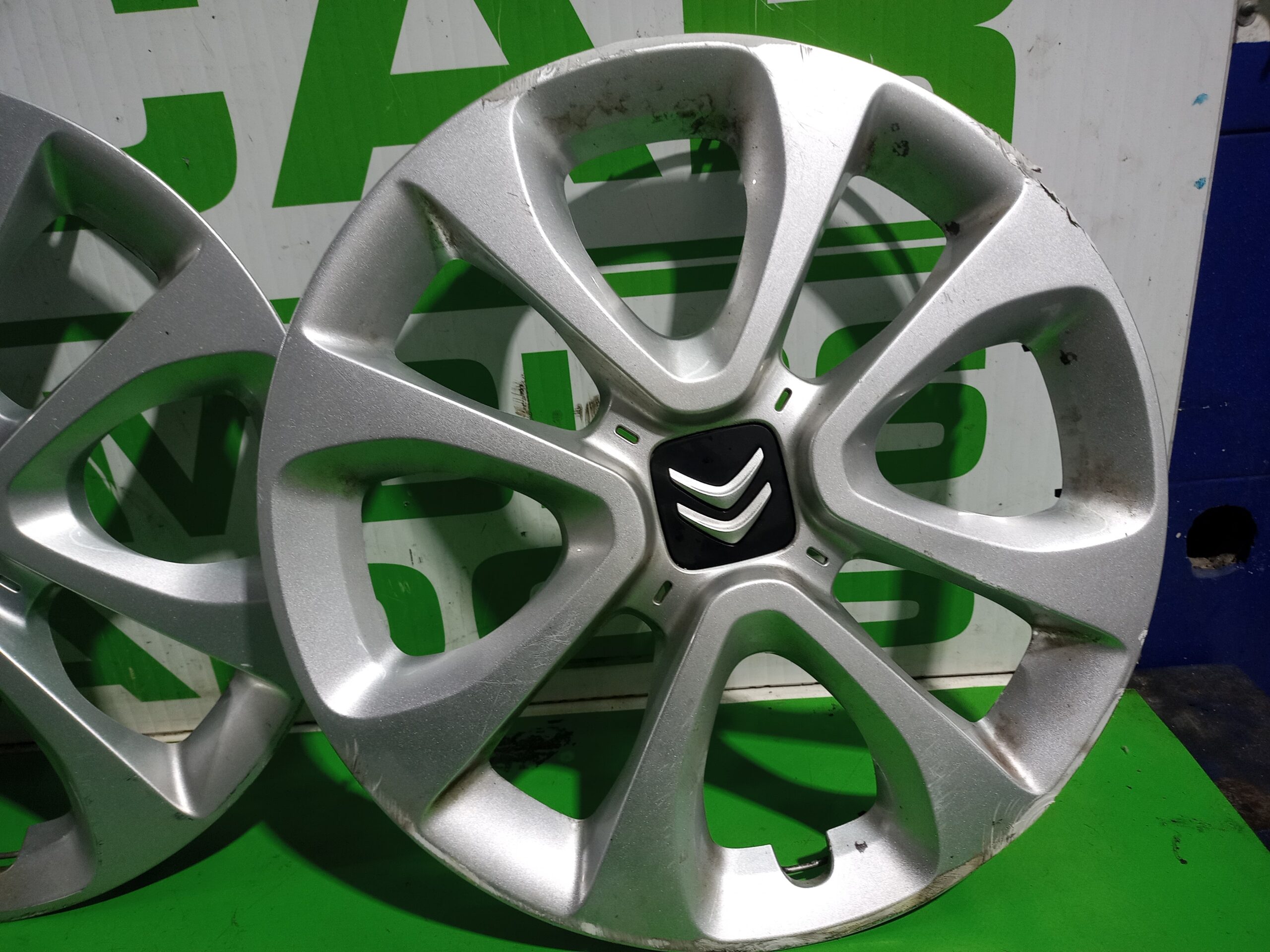 tapacubos_9813869477_citr_n_c3_origins