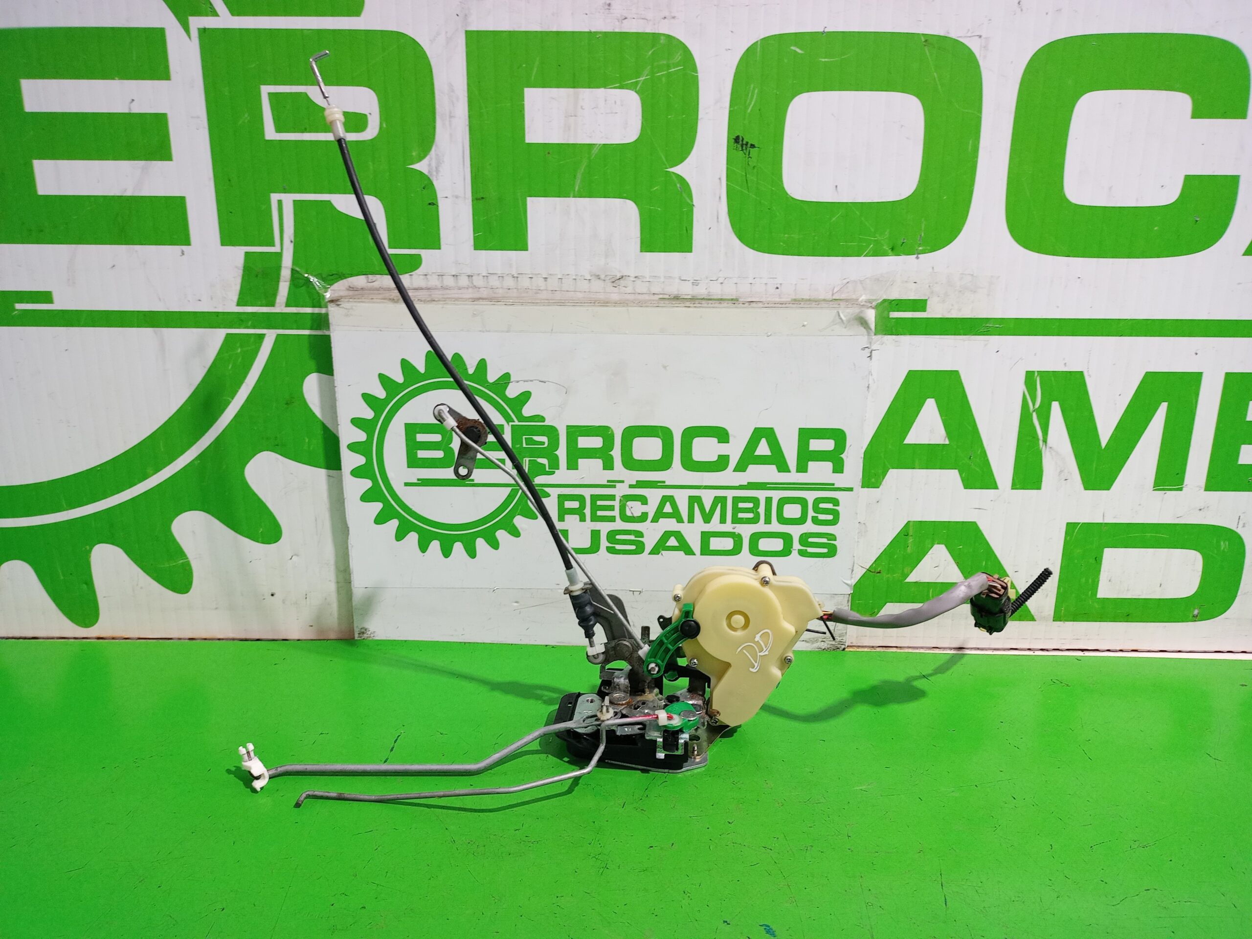 cerradura_puerta_delantera_derecha_813843e000_kia_sorento_i_jc_2_5_crdi