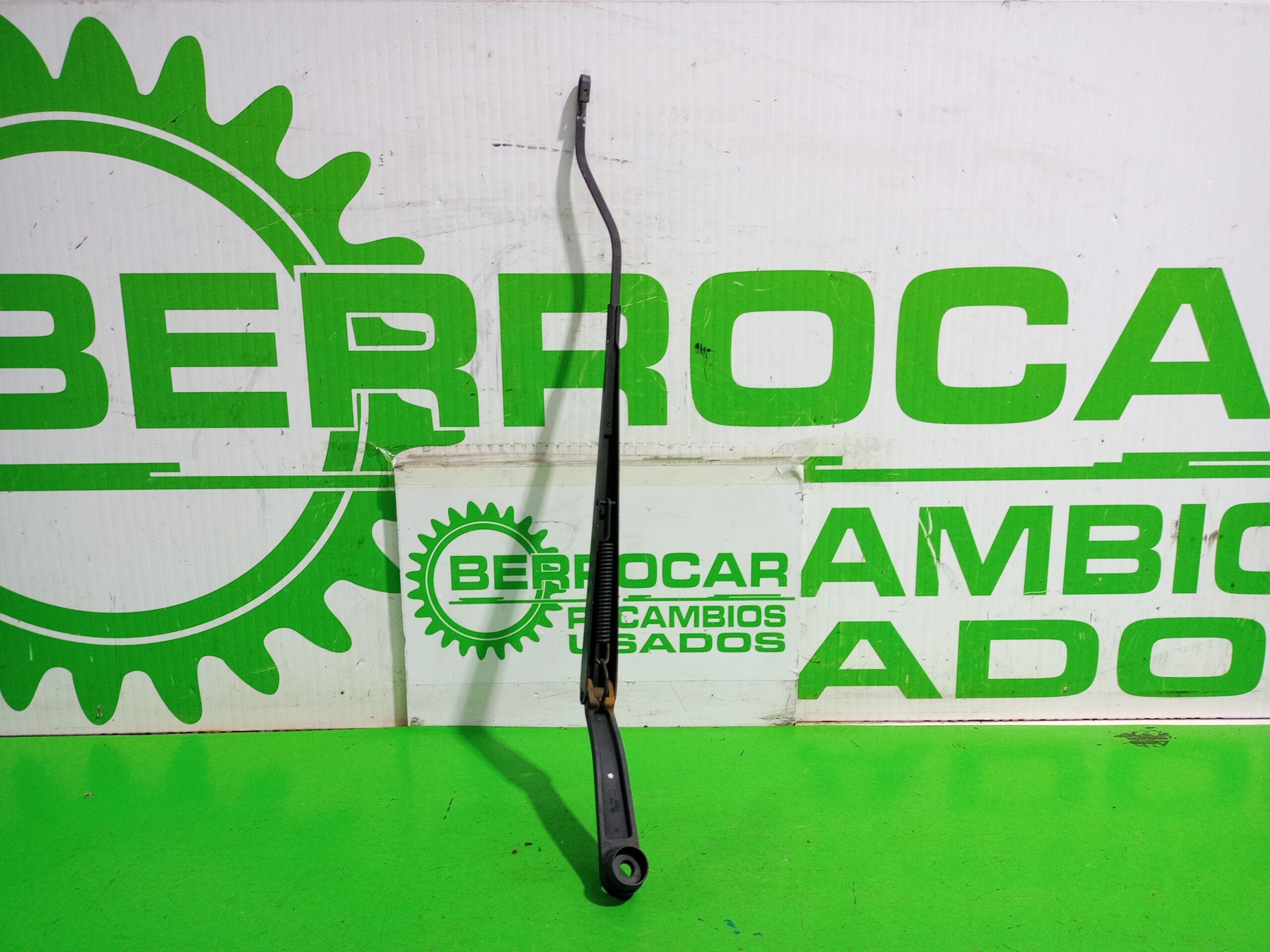 brazo_limpia_delantero_derecho_983203e000_kia_sorento_i_jc_2_5_crdi