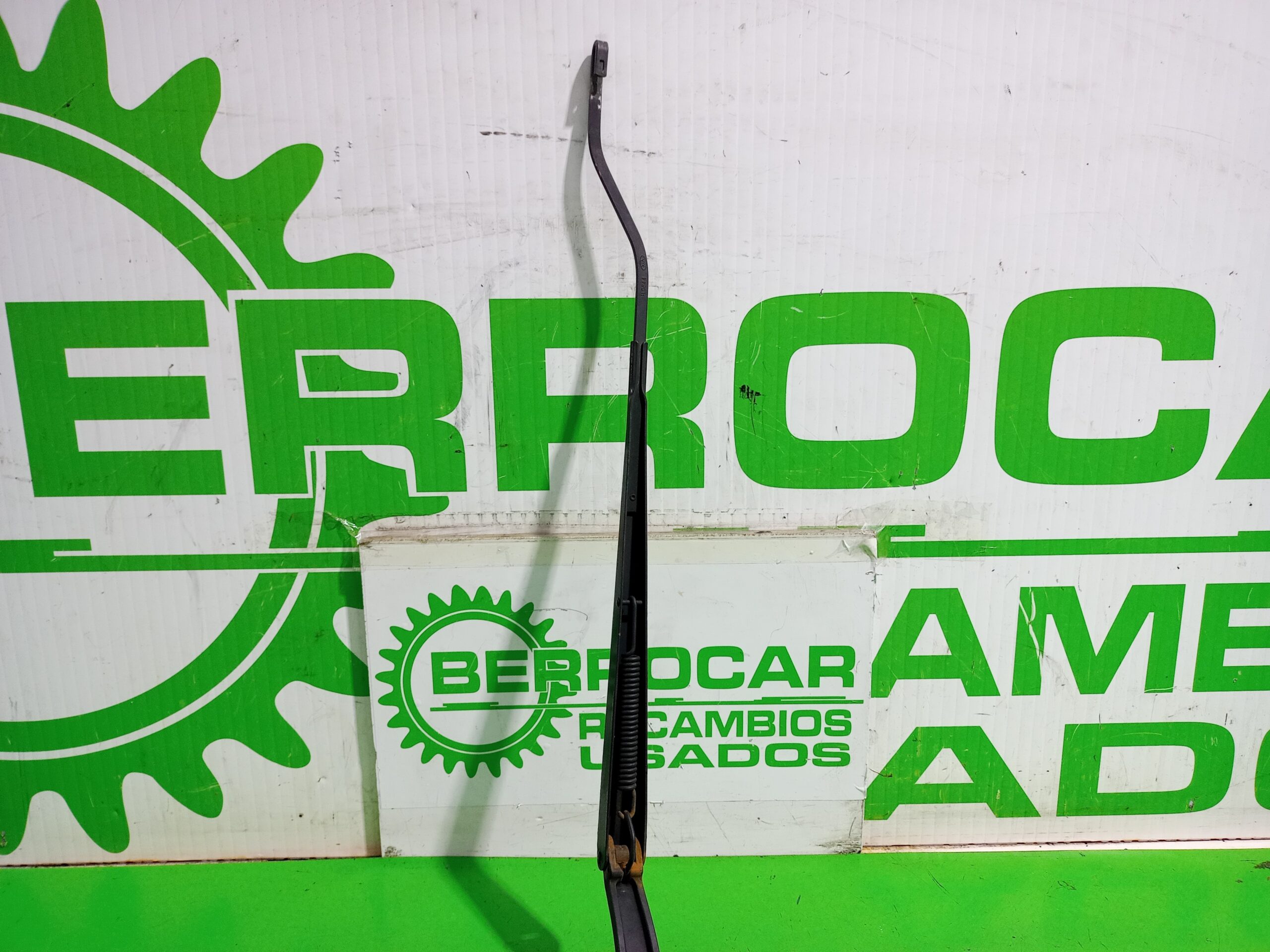 brazo_limpia_delantero_derecho_983203e000_kia_sorento_i_jc_2_5_crdi