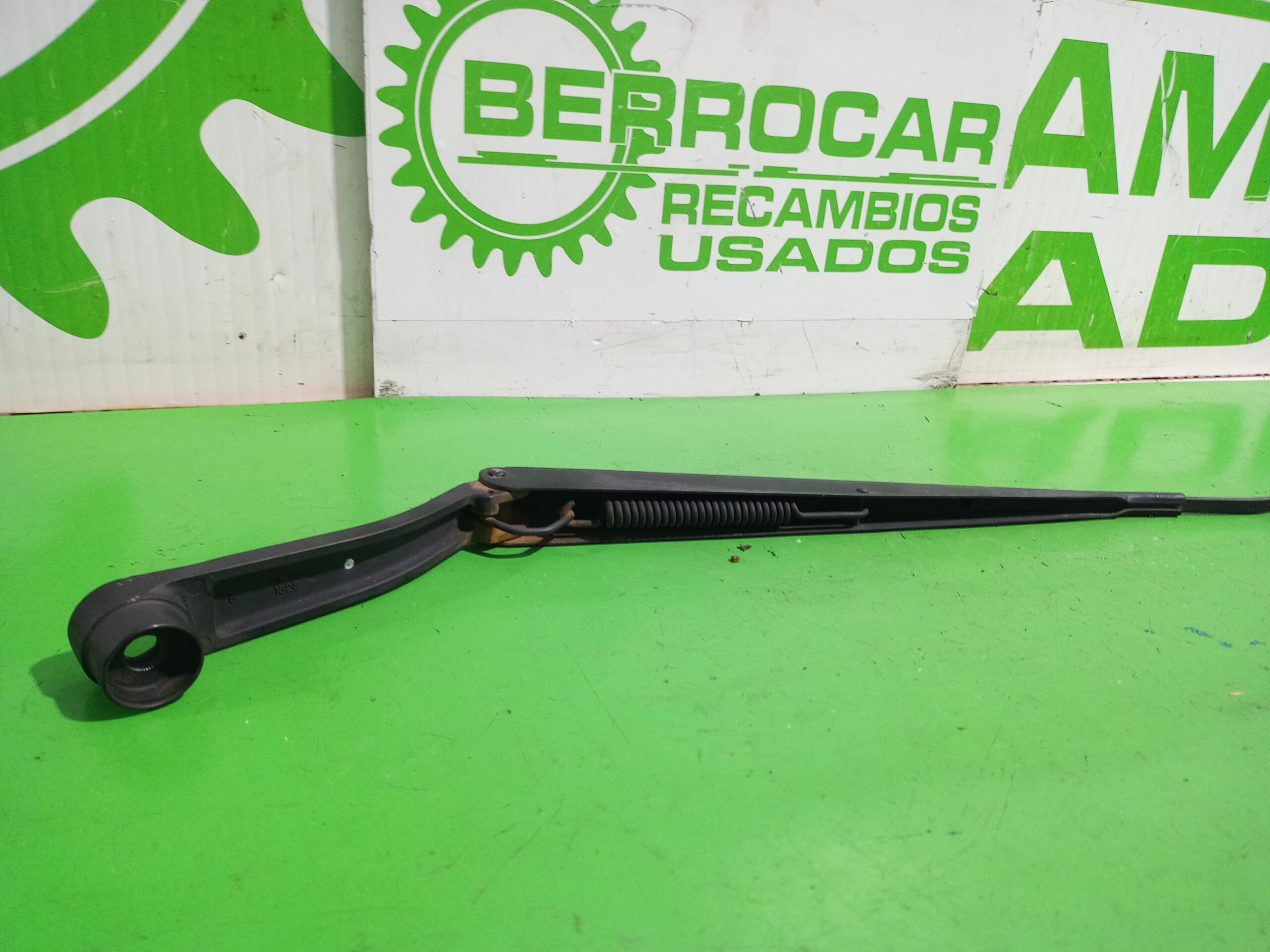 brazo_limpia_delantero_derecho_983203e000_kia_sorento_i_jc_2_5_crdi