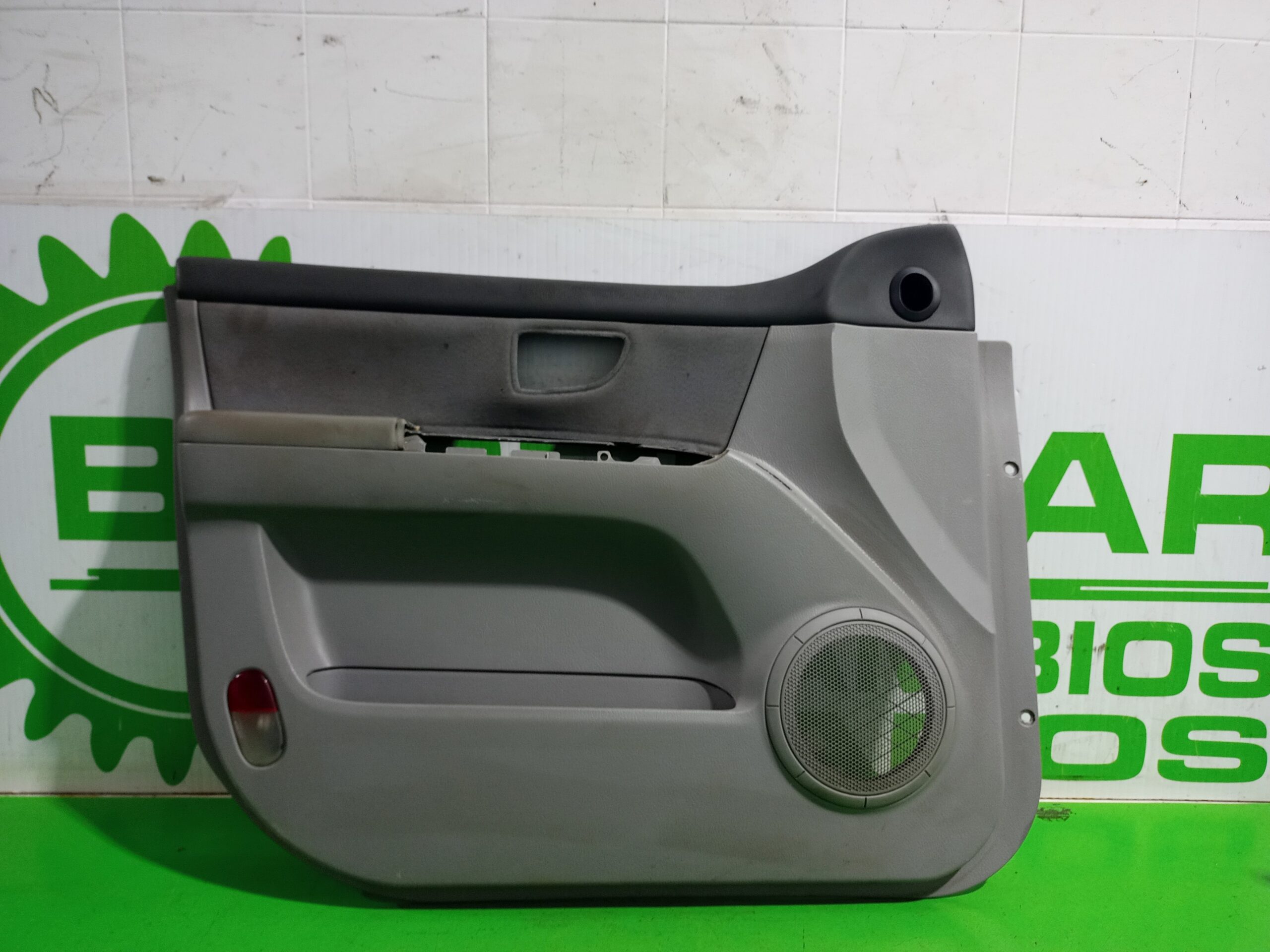 guarnecido_puerta_delantera_izquierda_823503e000_kia_sorento_i_jc_2_5_crdi