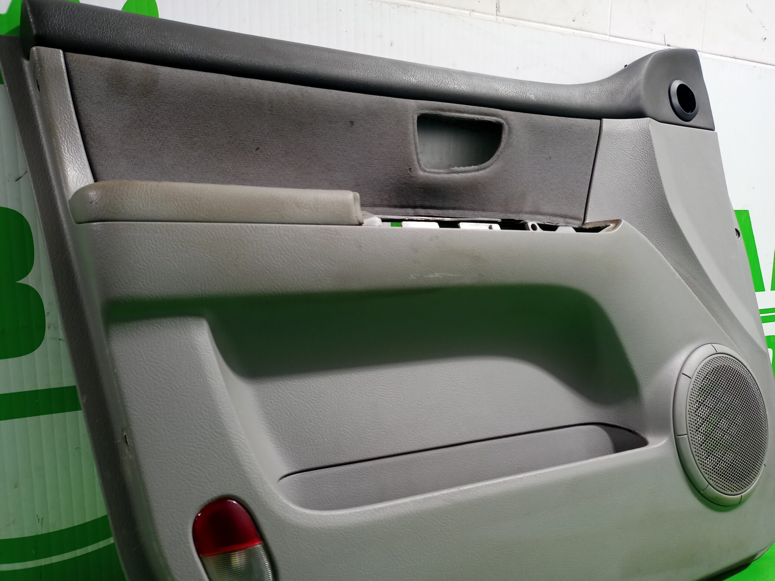 guarnecido_puerta_delantera_izquierda_823503e000_kia_sorento_i_jc_2_5_crdi