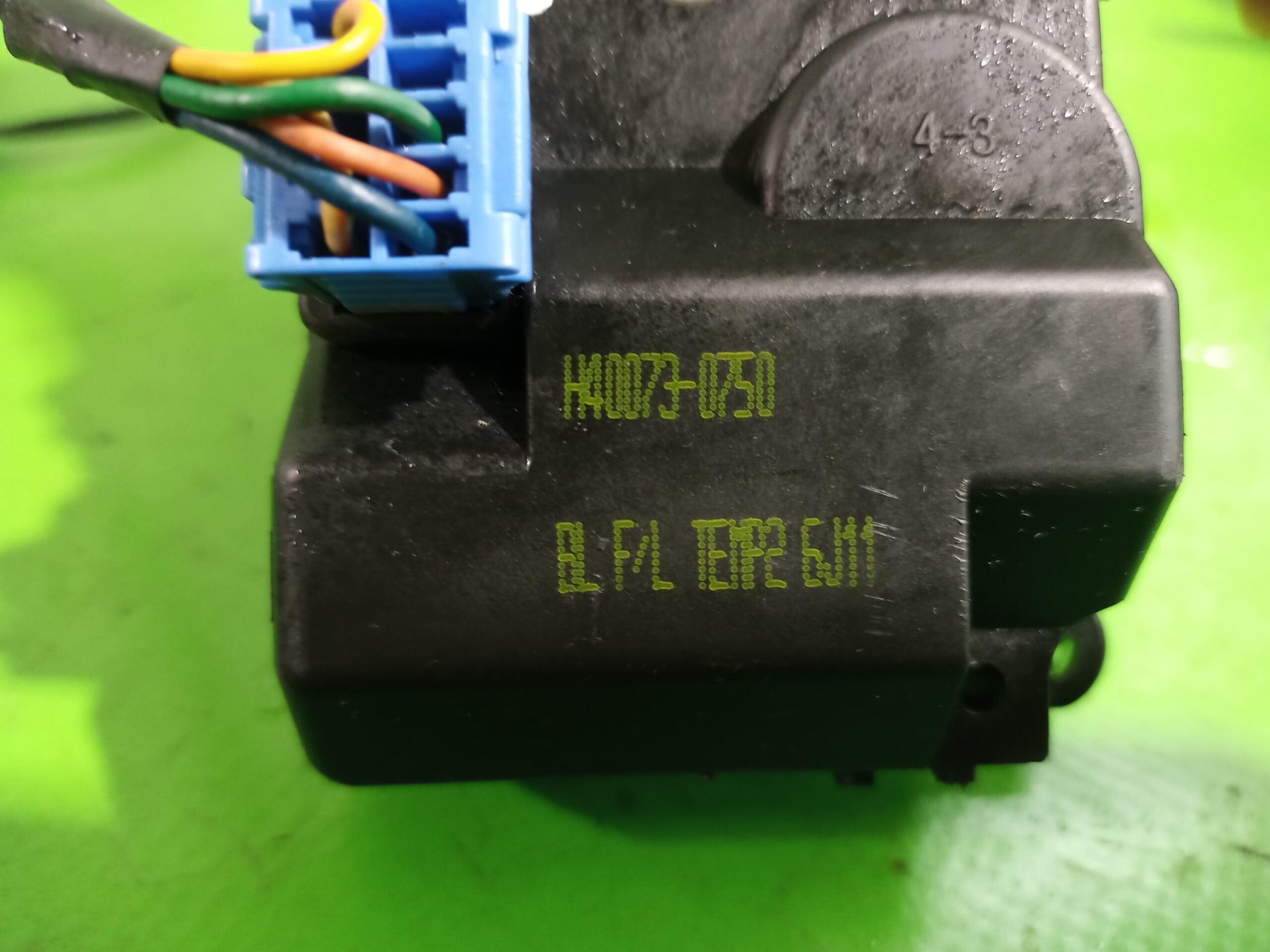 motor_apertura_trampilla_h400730750_kia_sorento_i_jc_2_5_crdi