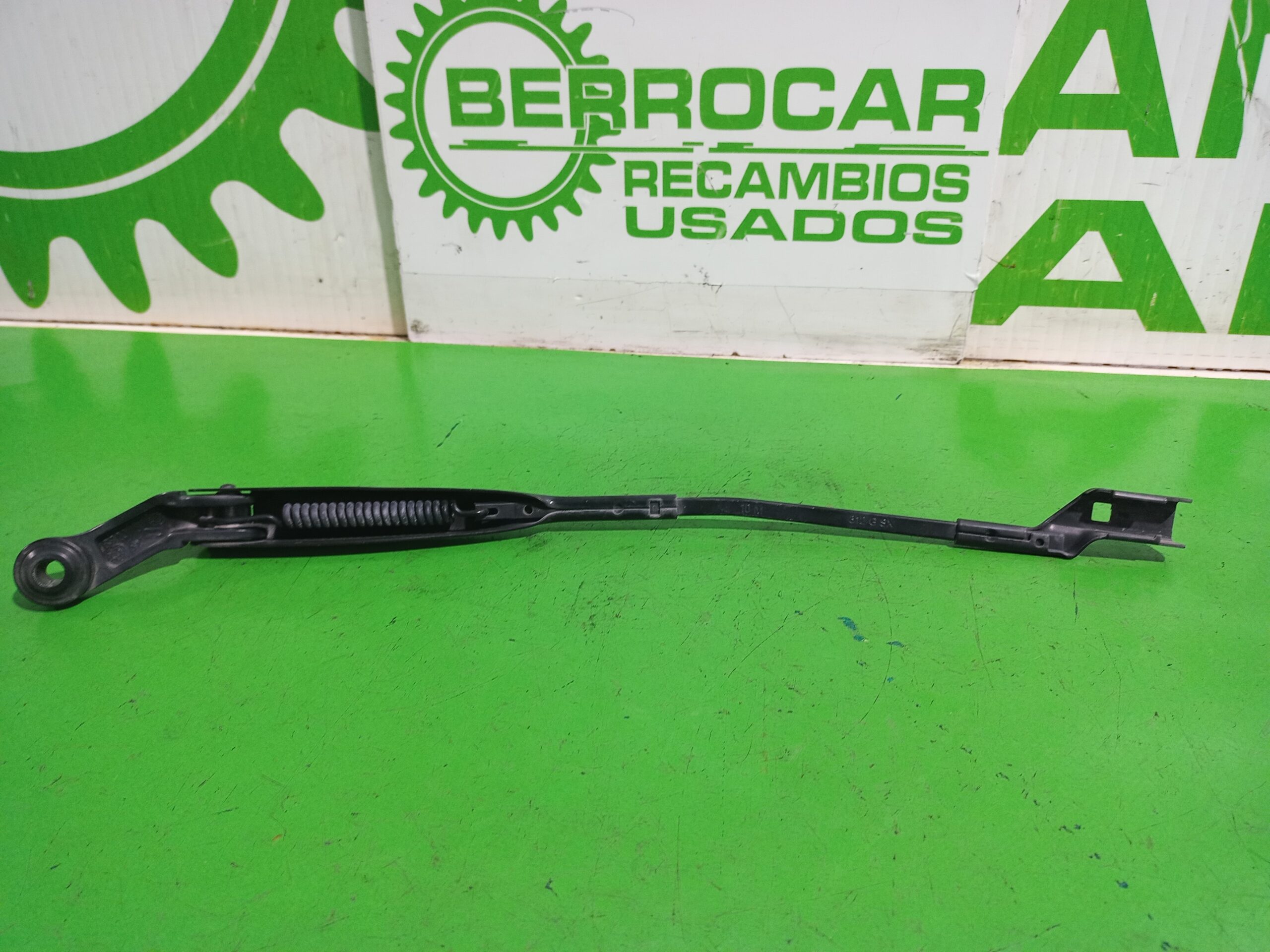 brazo_limpia_delantero_izquierdo_735453760_fiat_500_cabrio_150_lounge