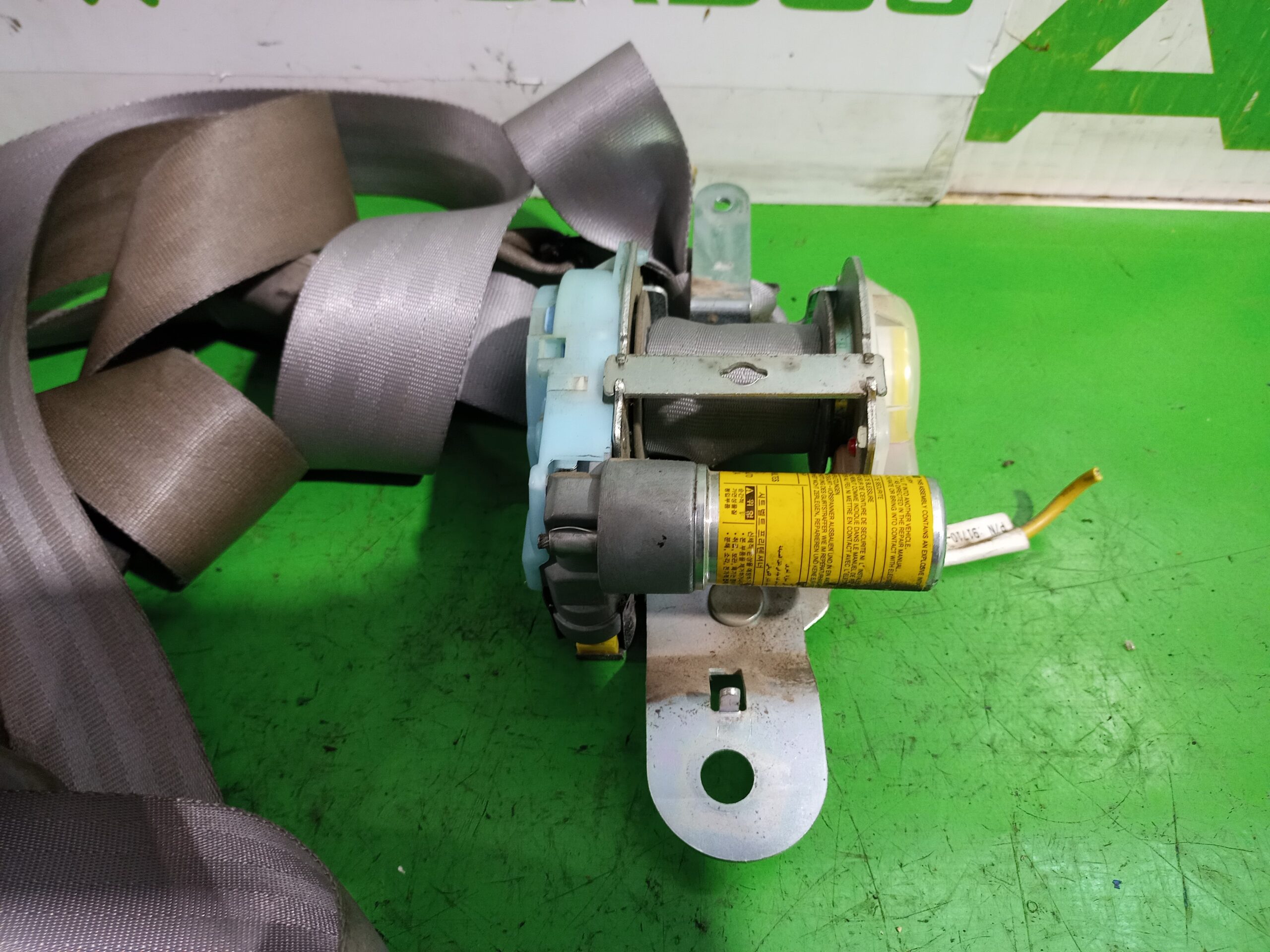 cinturon_seguridad_delantero_derecho_888603e210cy_kia_sorento_i_jc_2_5_crdi