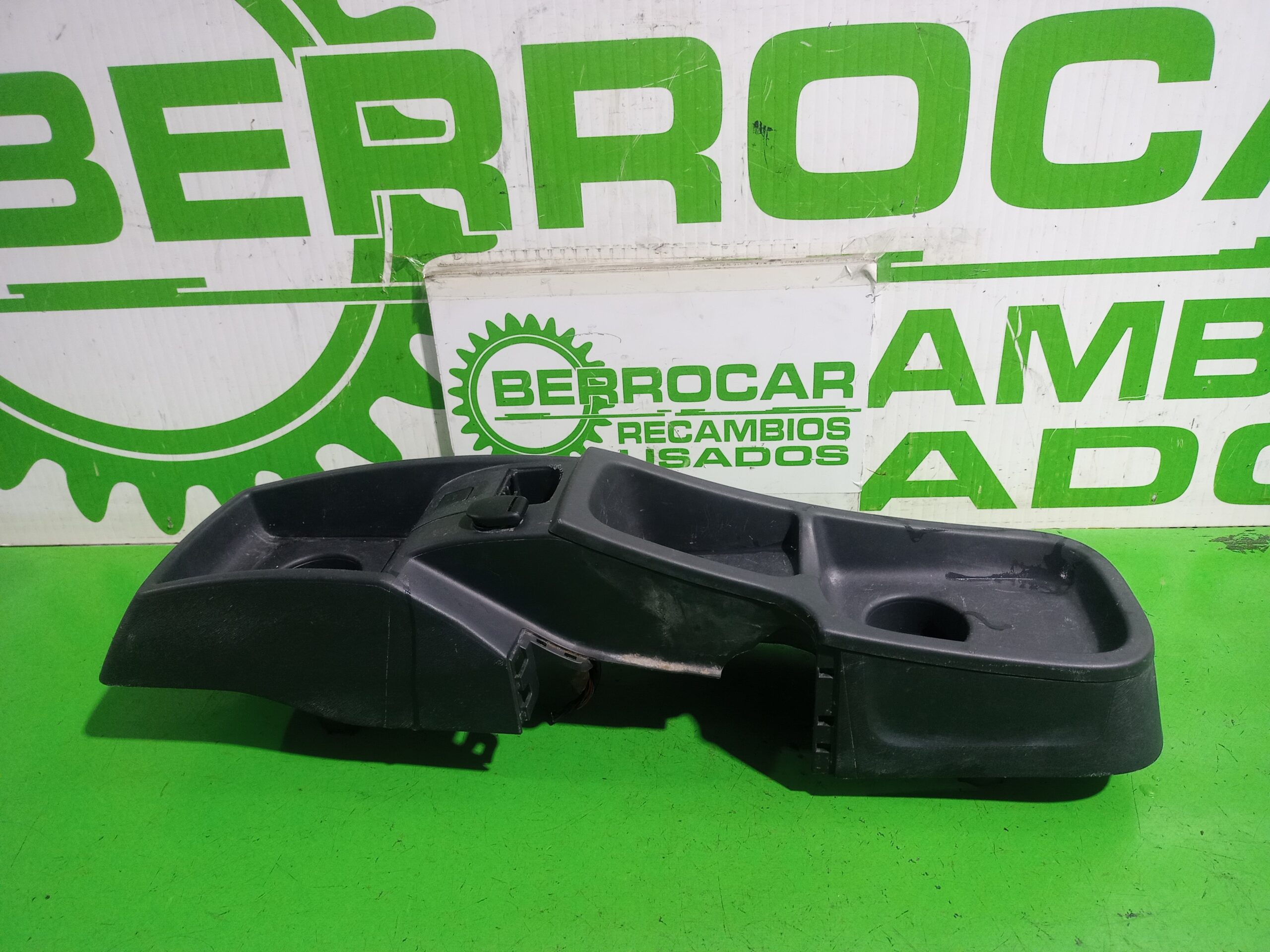consola_central_8200457030_renault_kangoo_profesional
