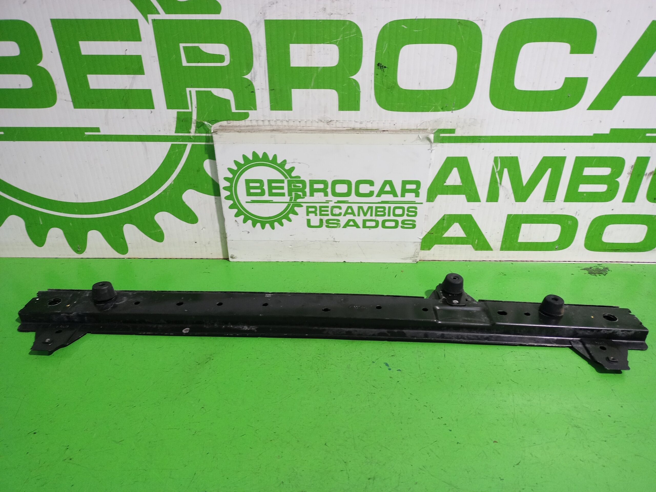 travesano_inferior_8200431050_renault_kangoo_profesional