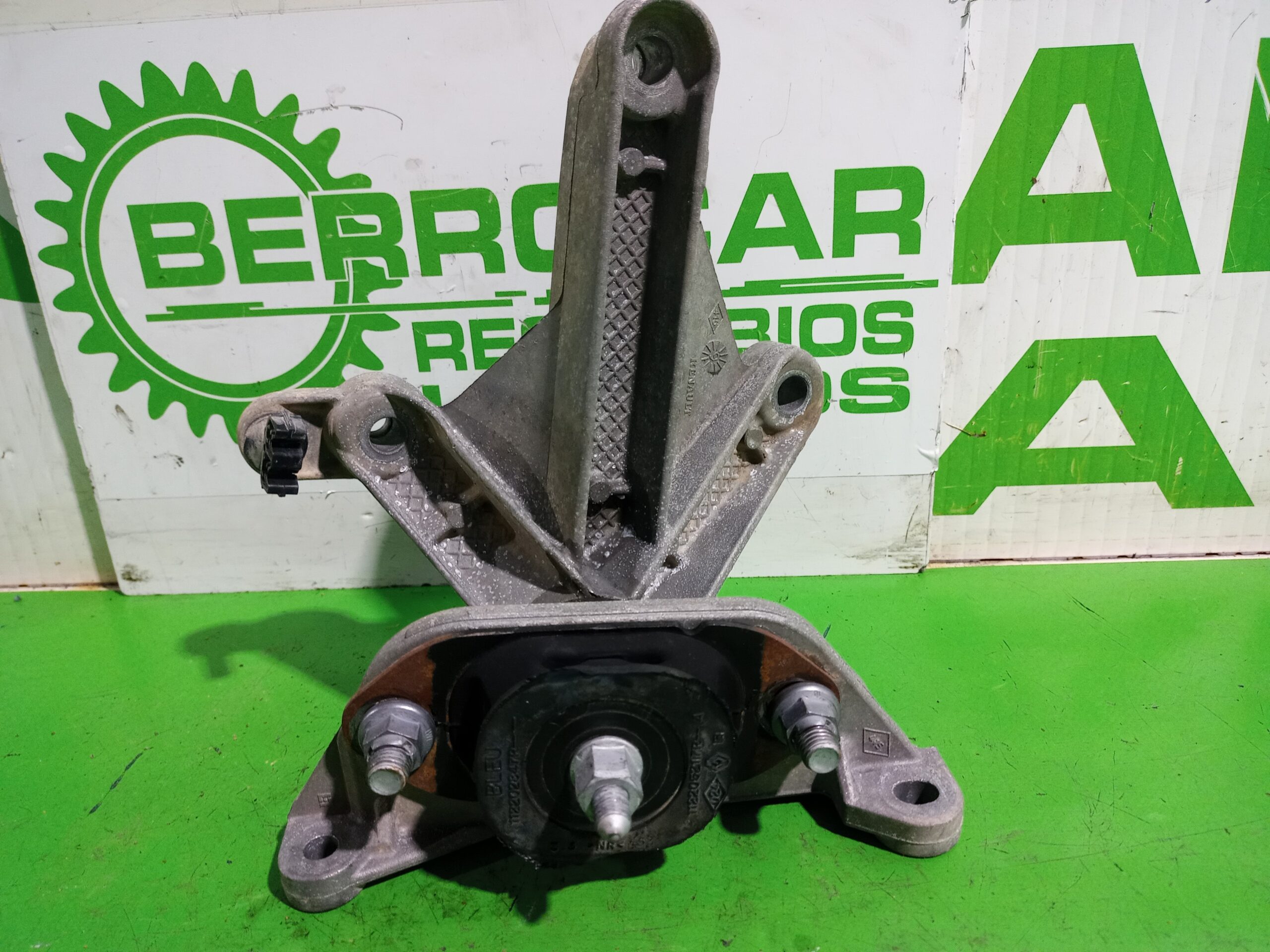 soporte_motor_izquierdo_8200277212_8200043084_renault_kangoo_profesional