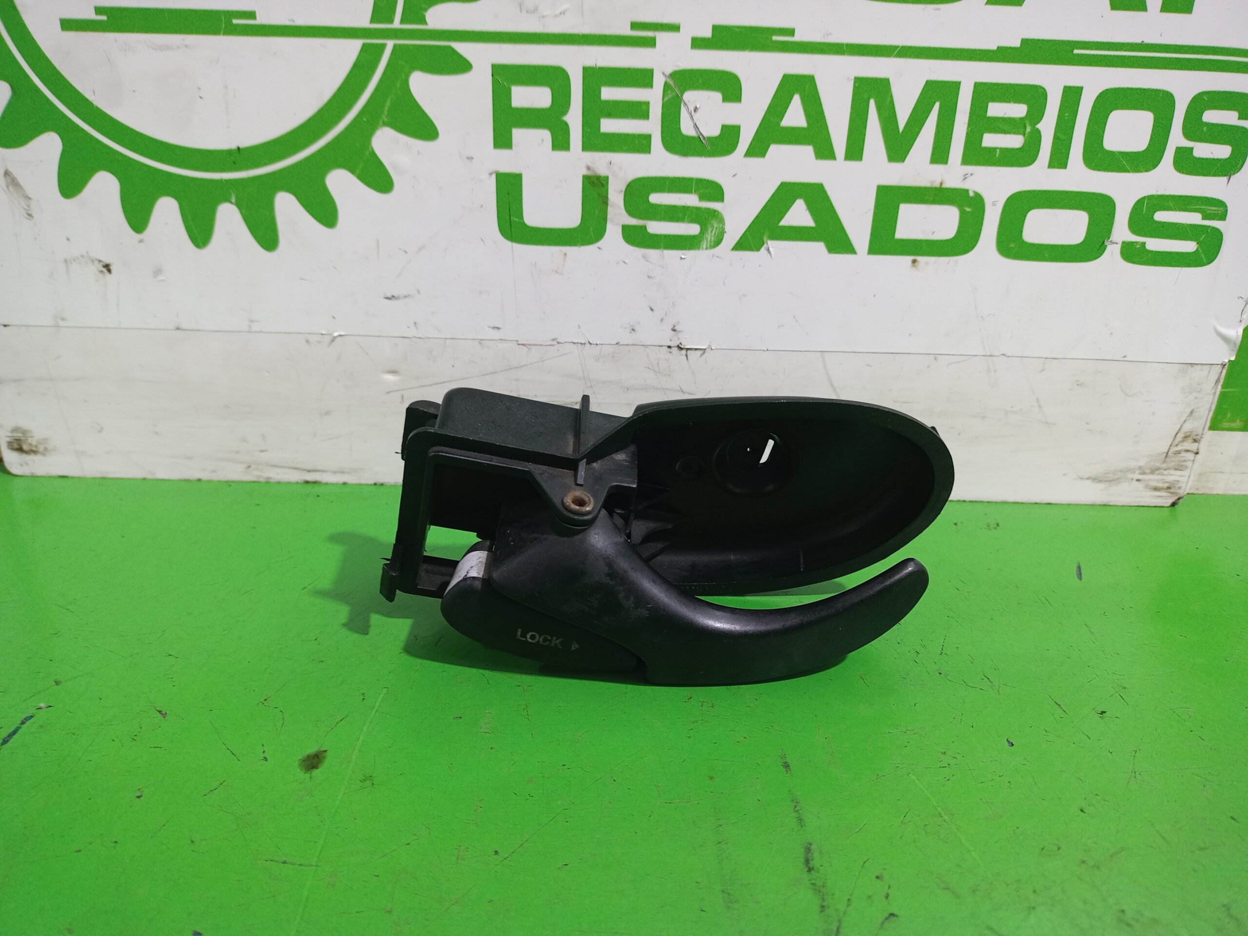 maneta_interior_delantera_izquierda_1097635_ford_focus_berlina_cak_trend