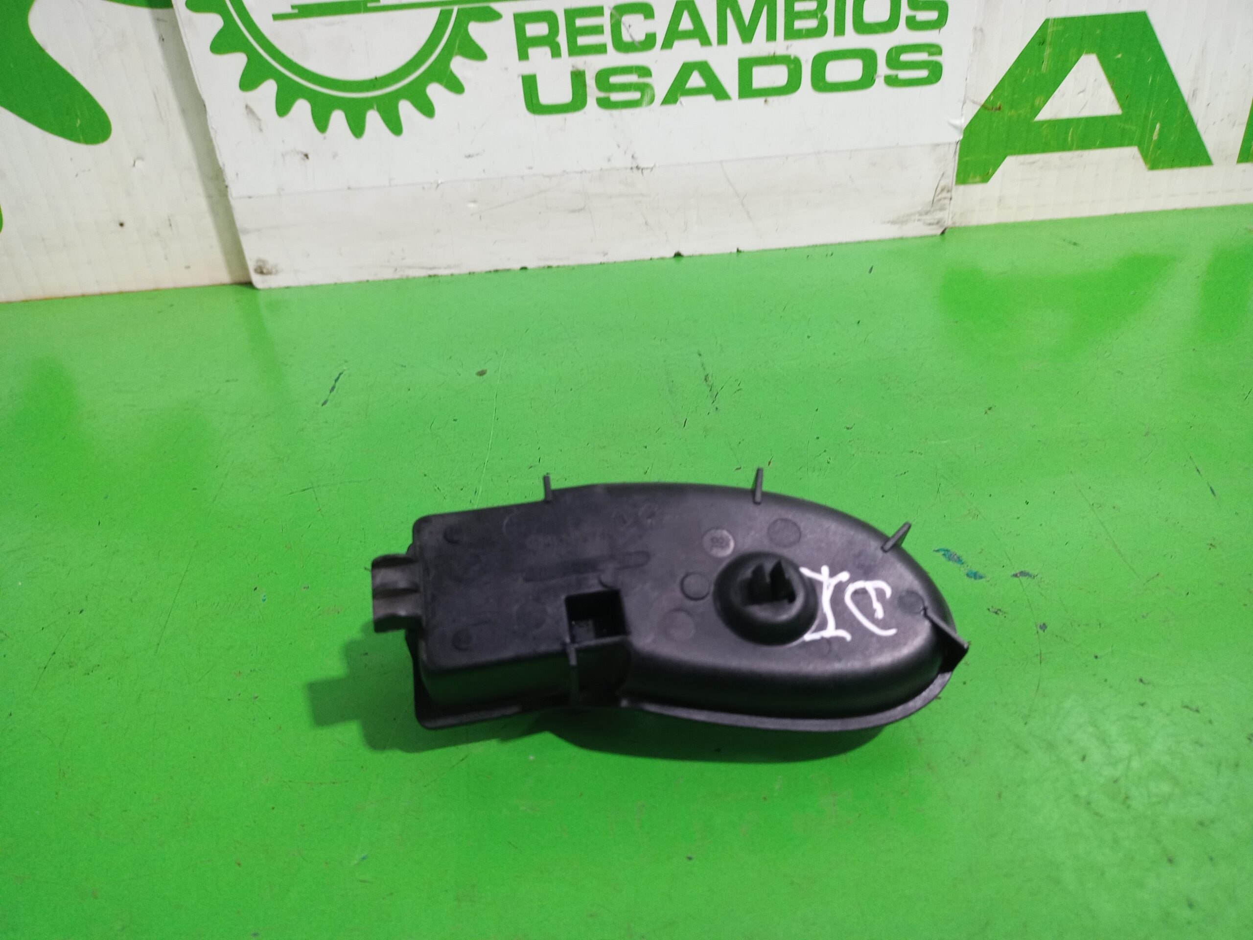 maneta_interior_delantera_izquierda_1097635_ford_focus_berlina_cak_trend