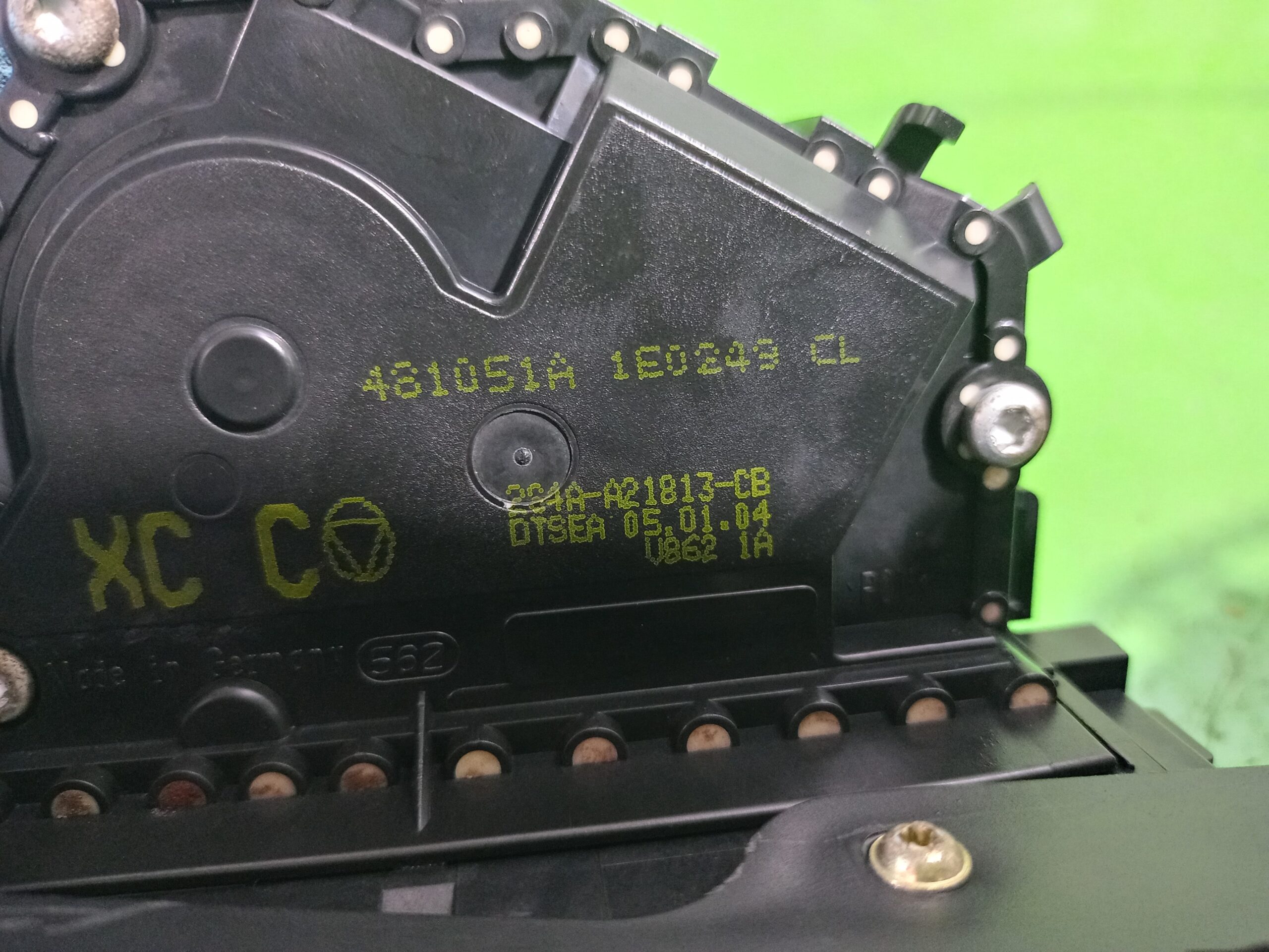 cerradura_puerta_delantera_izquierda_264aa21813_ford_focus_berlina_cak_trend