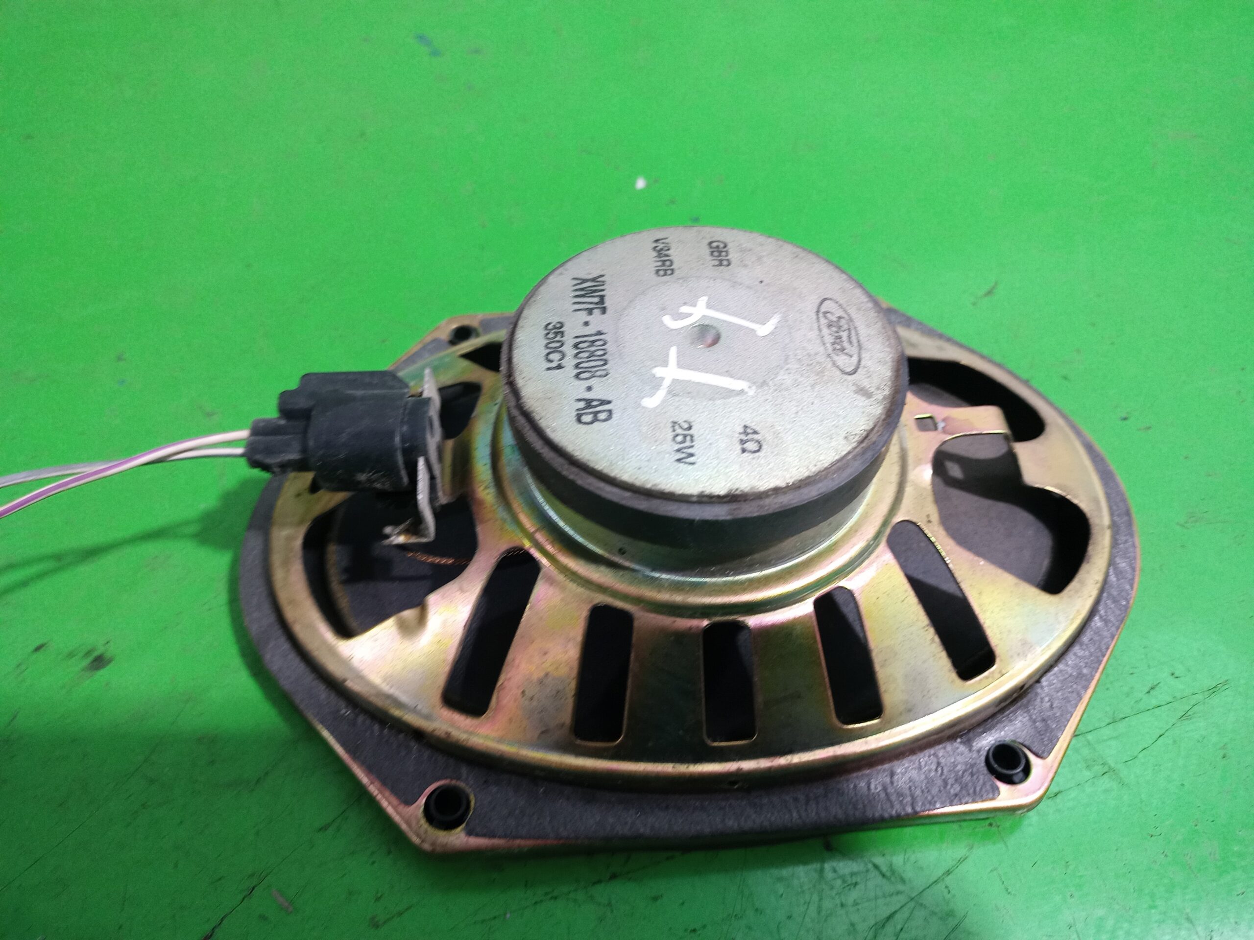 altavoz_xw7f18808ab_ford_focus_berlina_cak_trend