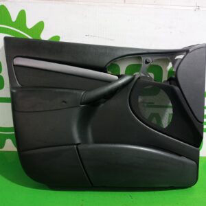 guarnecido_puerta_delantera_izquierda_1333497_ford_focus_berlina_cak_trend