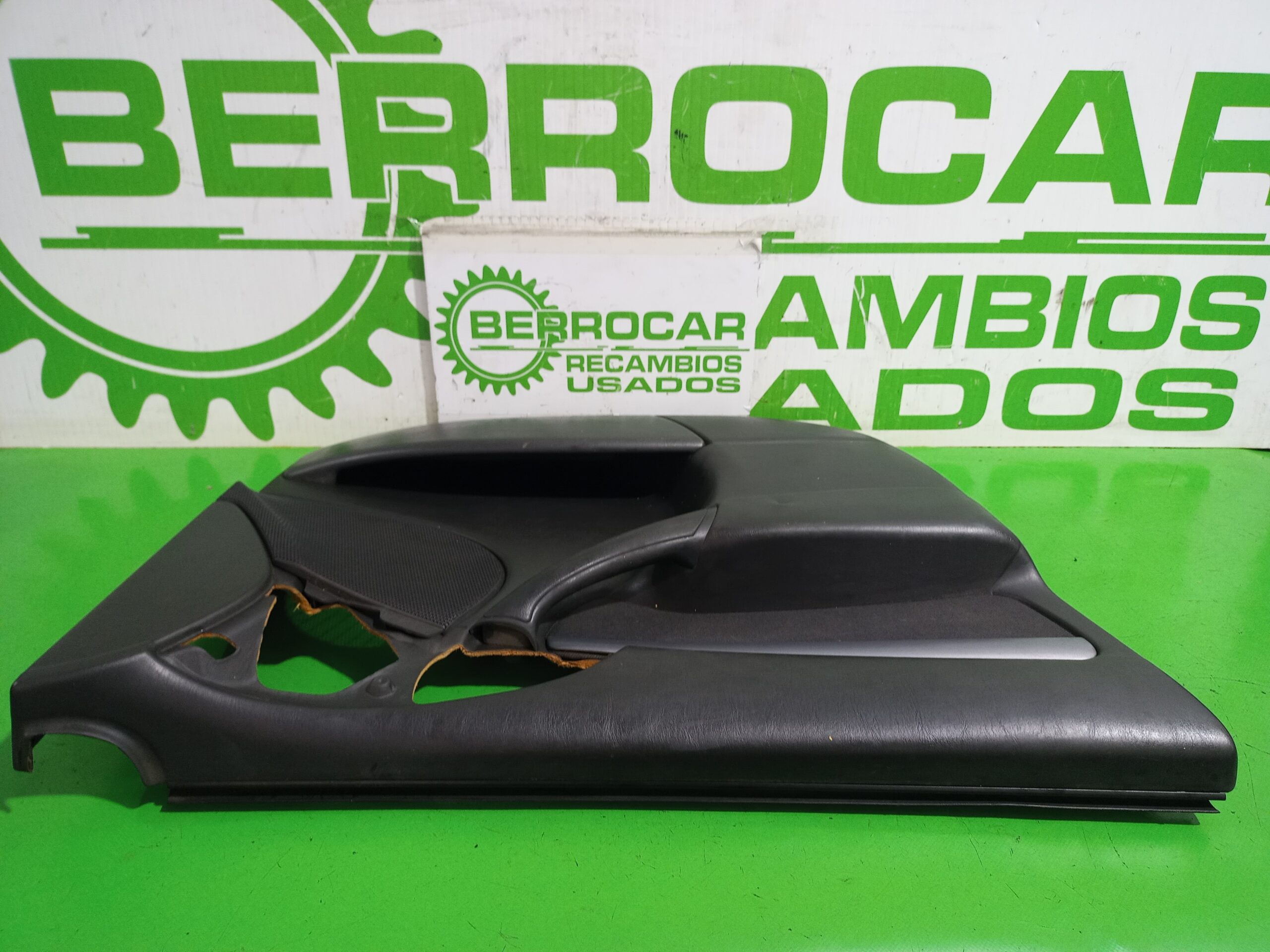 guarnecido_puerta_delantera_izquierda_1333497_ford_focus_berlina_cak_trend