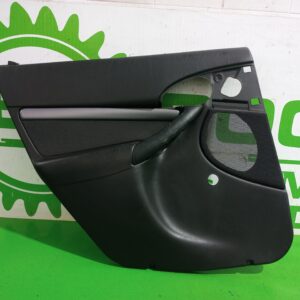 guarnecido_puerta_trasera_izquierda_1311264_ford_focus_berlina_cak_trend
