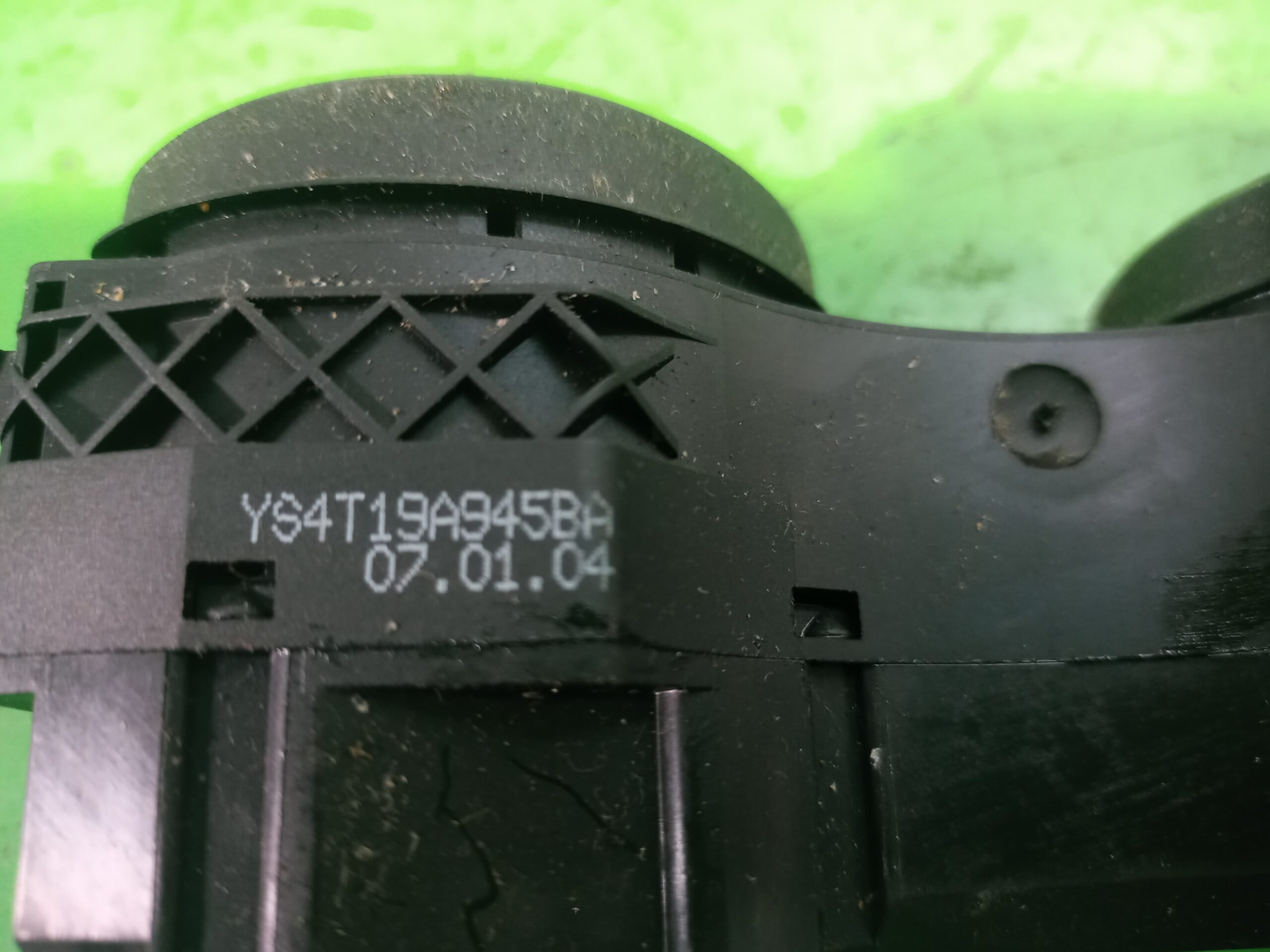 mando_multifuncion_ys4t19a945ba_ford_focus_berlina_cak_trend