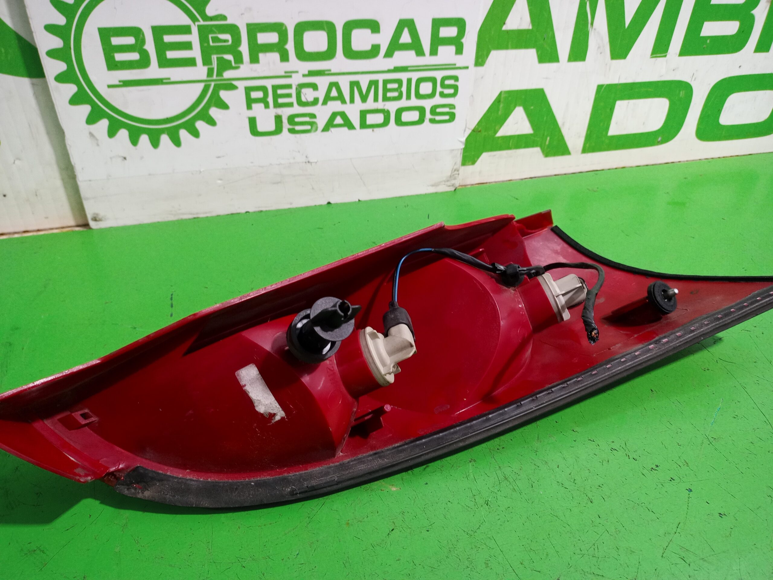 piloto_trasero_izquierdo_1214223_ford_focus_berlina_cak_trend