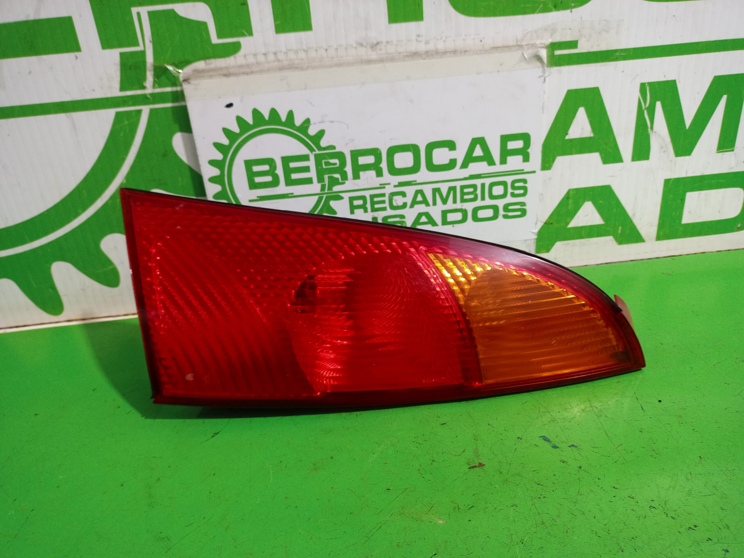 piloto_trasero_derecho_1214226_ford_focus_berlina_cak_trend