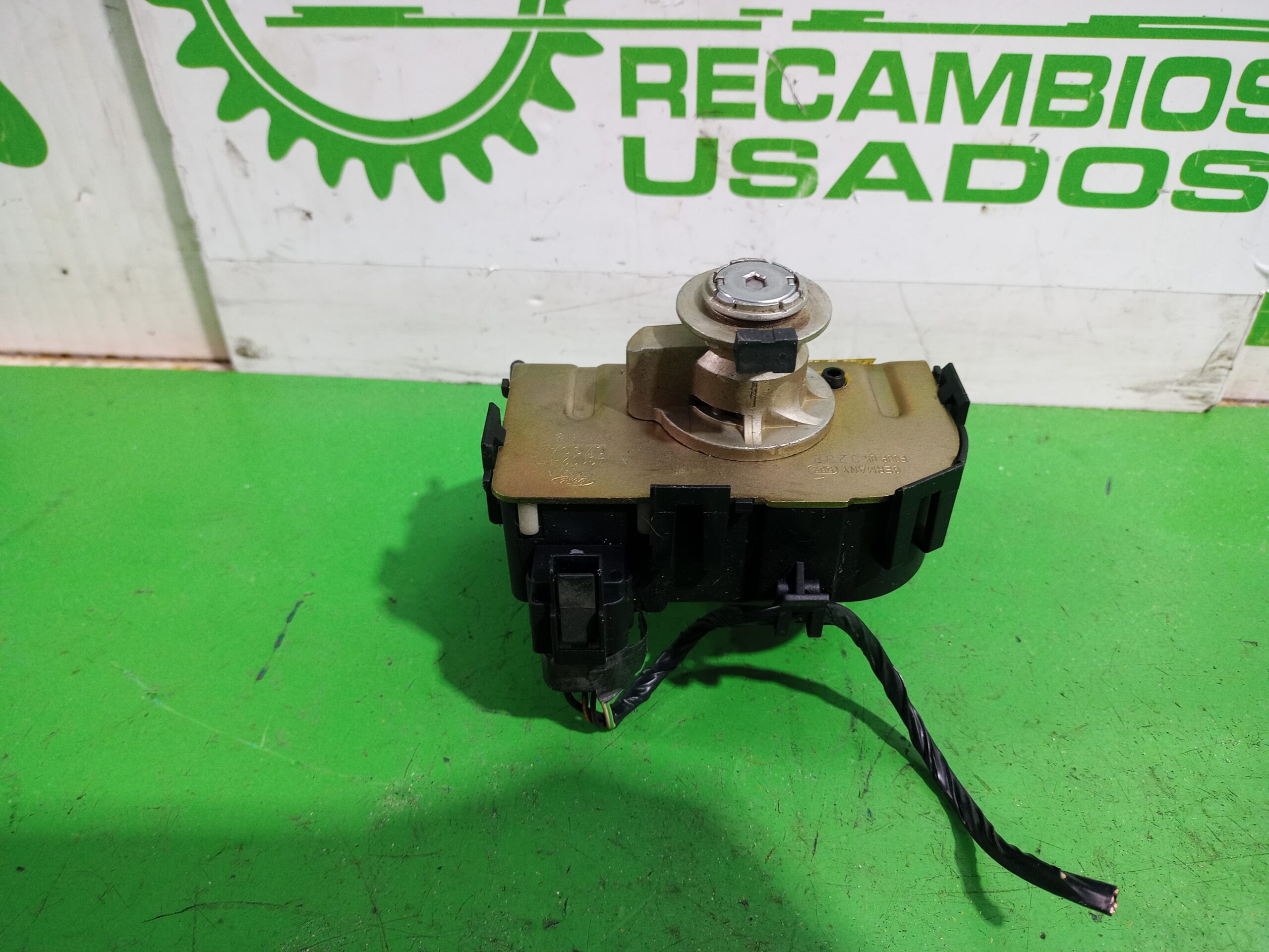 cerradura_maletero_porton_a43102fe_ford_focus_berlina_cak_trend