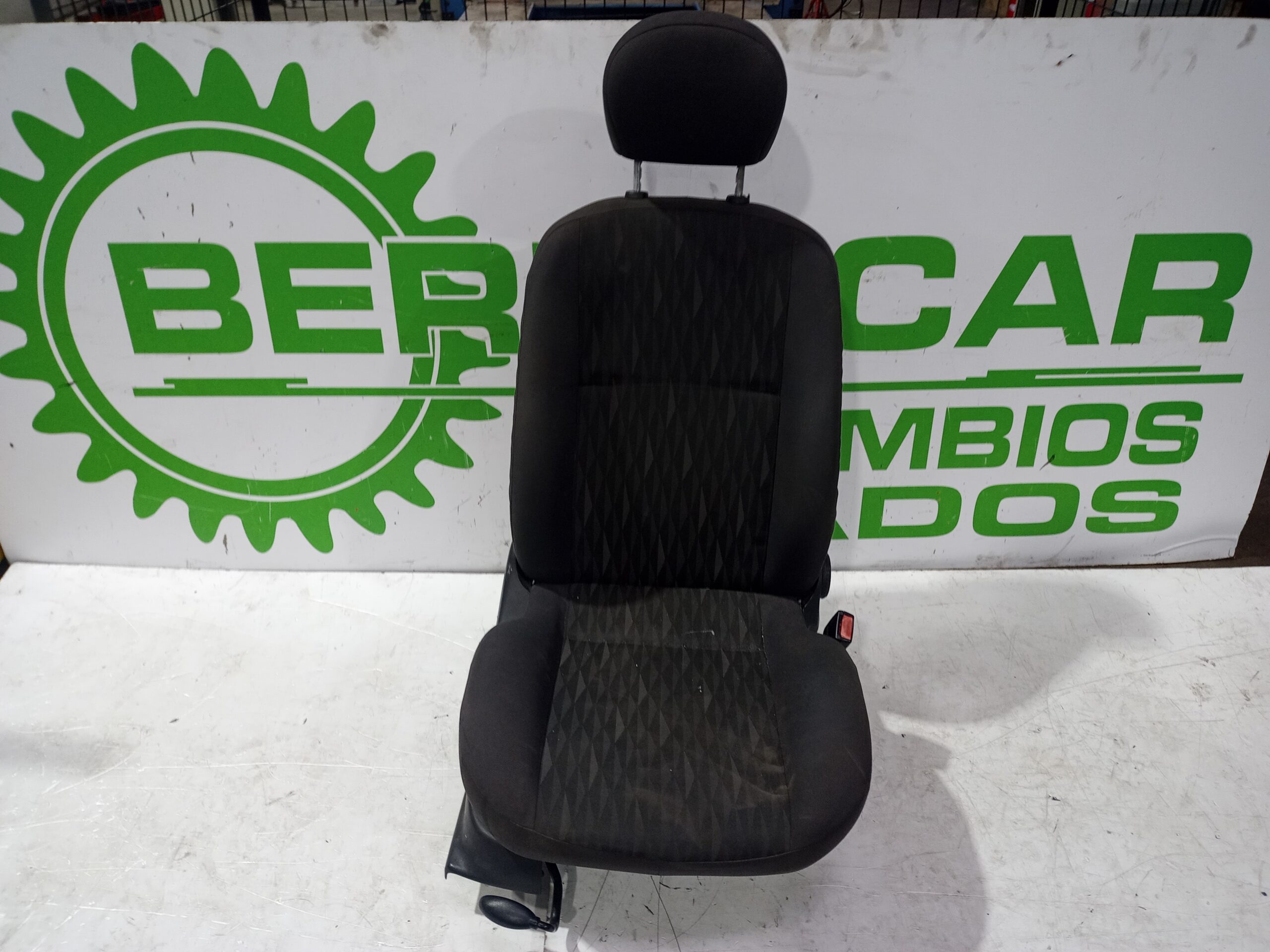 asiento_delantero_derecho_1214081_ford_focus_berlina_cak_trend
