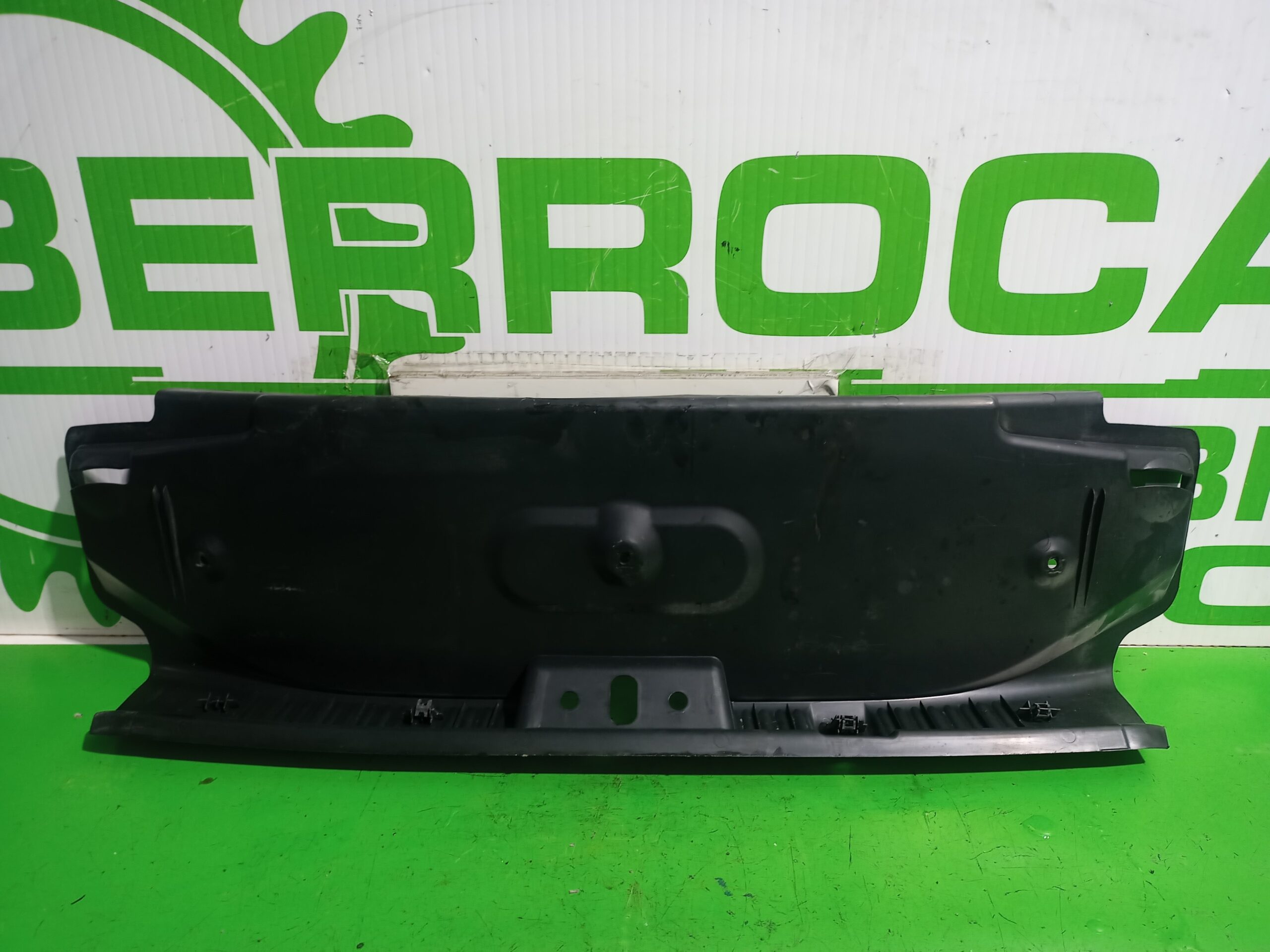 guarnecido_porton_trasero_735384635_fiat_bravo_198_1_9_dynamic_multijet