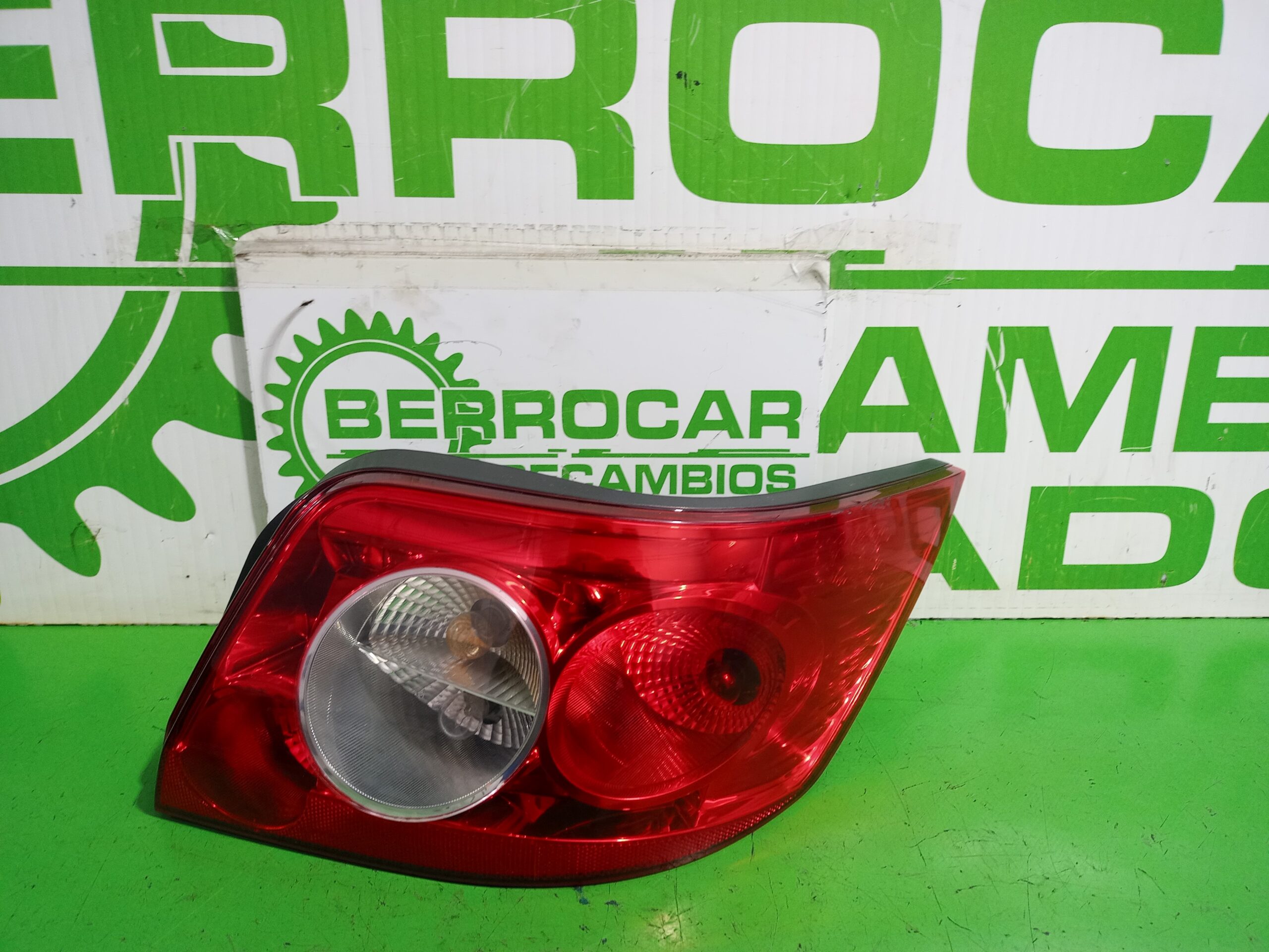 piloto_trasero_derecho_8200142687_renault_megane_ii_coupe_cabrio_confort_au_entique