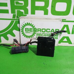 caja_reles_fusibles_8200481866_renault_megane_ii_coupe_cabrio_confort_au_entique