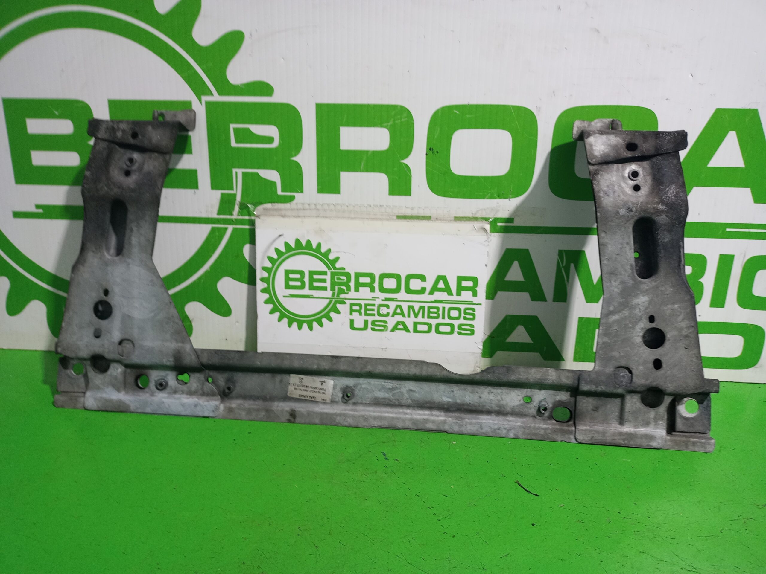 travesano_inferior_8200761568_renault_megane_ii_coupe_cabrio_confort_au_entique