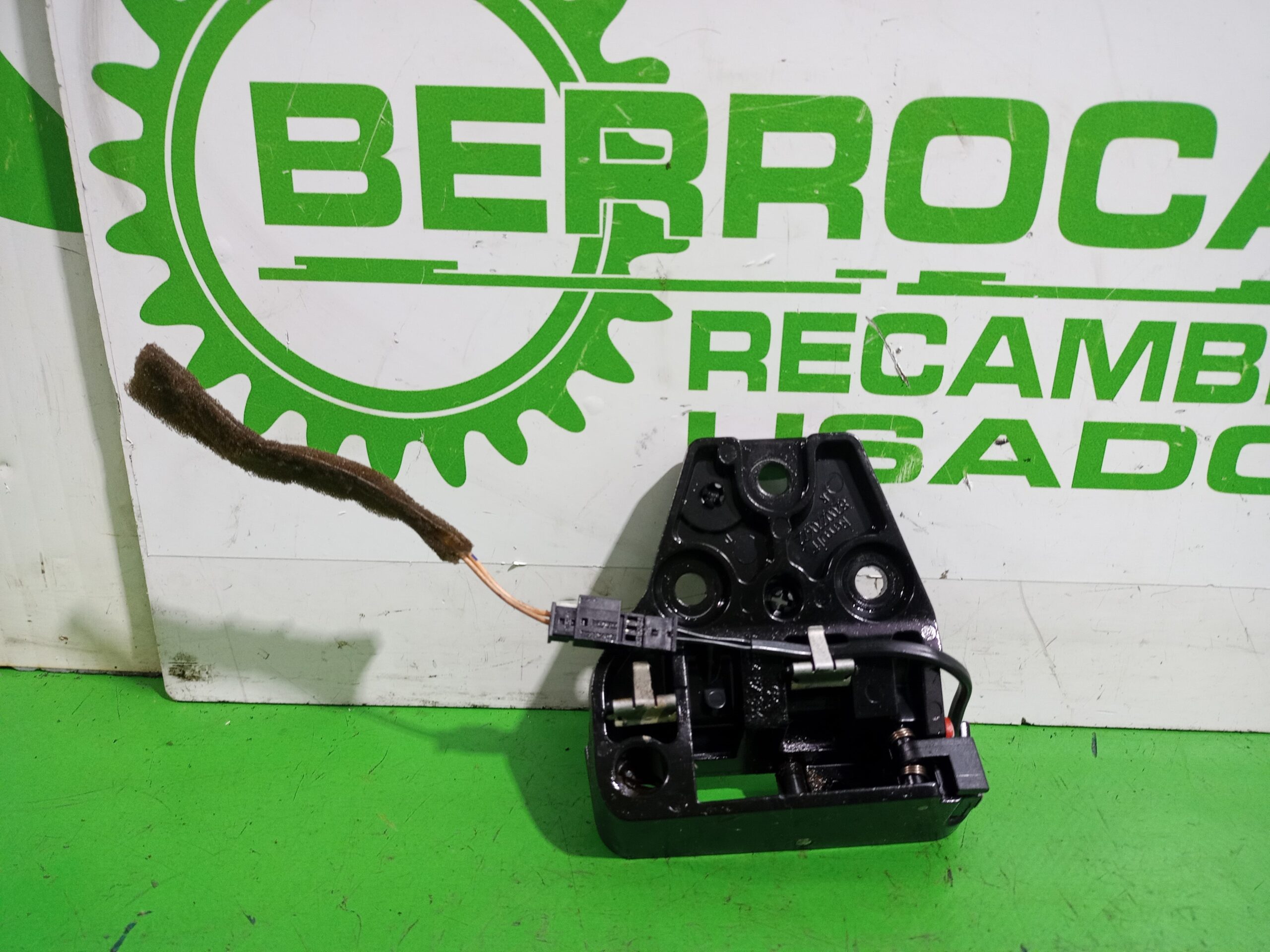 cerradura_maletero_porton_8200220672_renault_megane_ii_coupe_cabrio_confort_au_entique