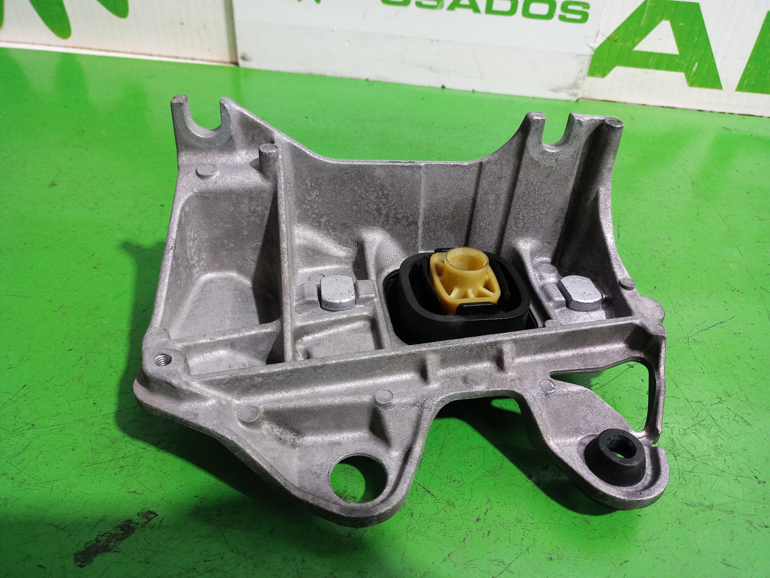 soporte_motor_izquierdo_112210001r_renault_laguna_grandtour_iii_renault_laguna_iii_grandtour