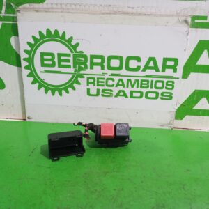 caja_reles_fusibles_8200222930_renault_laguna_grandtour_iii_renault_laguna_iii_grandtour