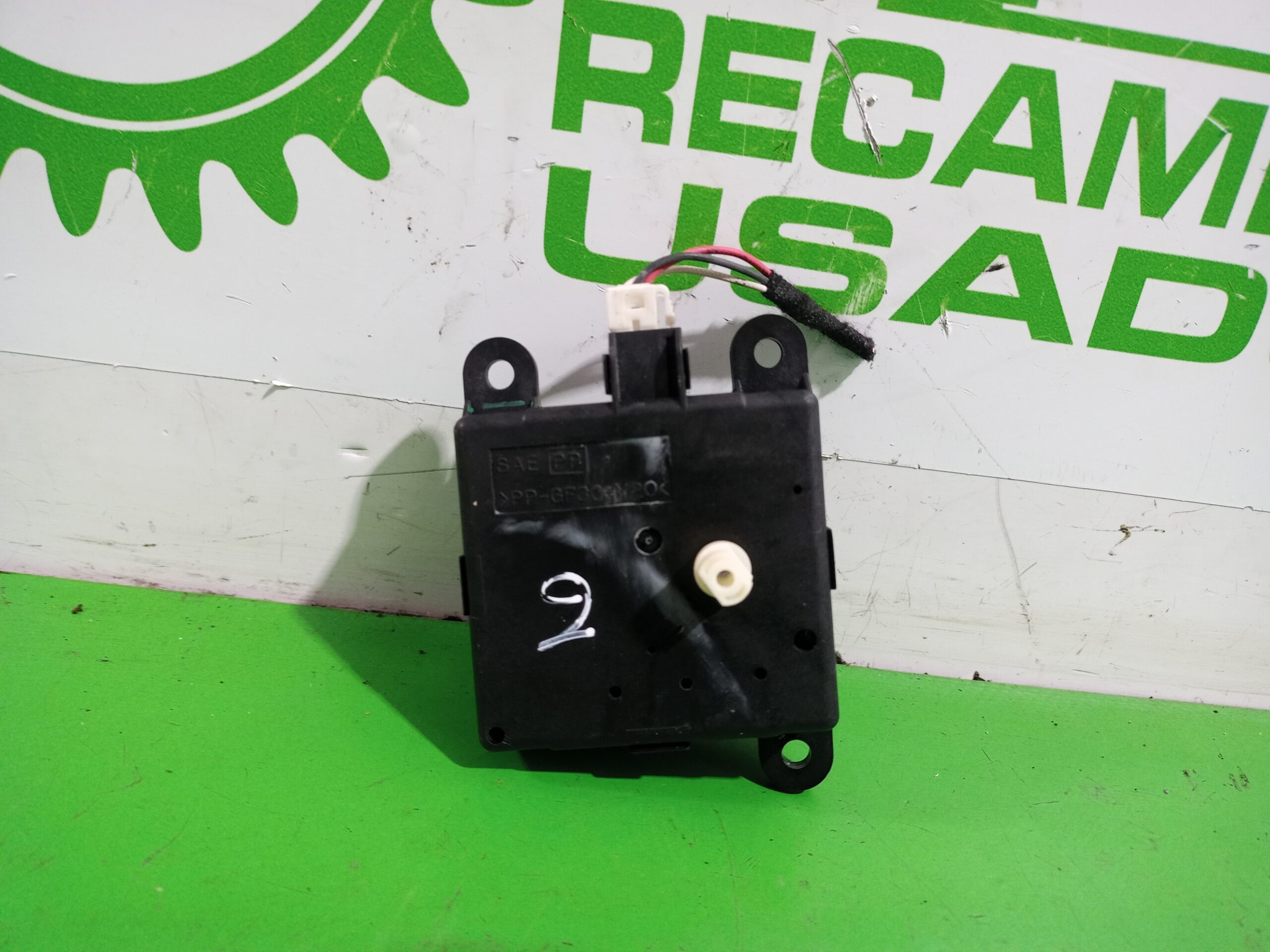 motor_apertura_trampilla_52410555_renault_laguna_grandtour_iii_renault_laguna_iii_grandtour