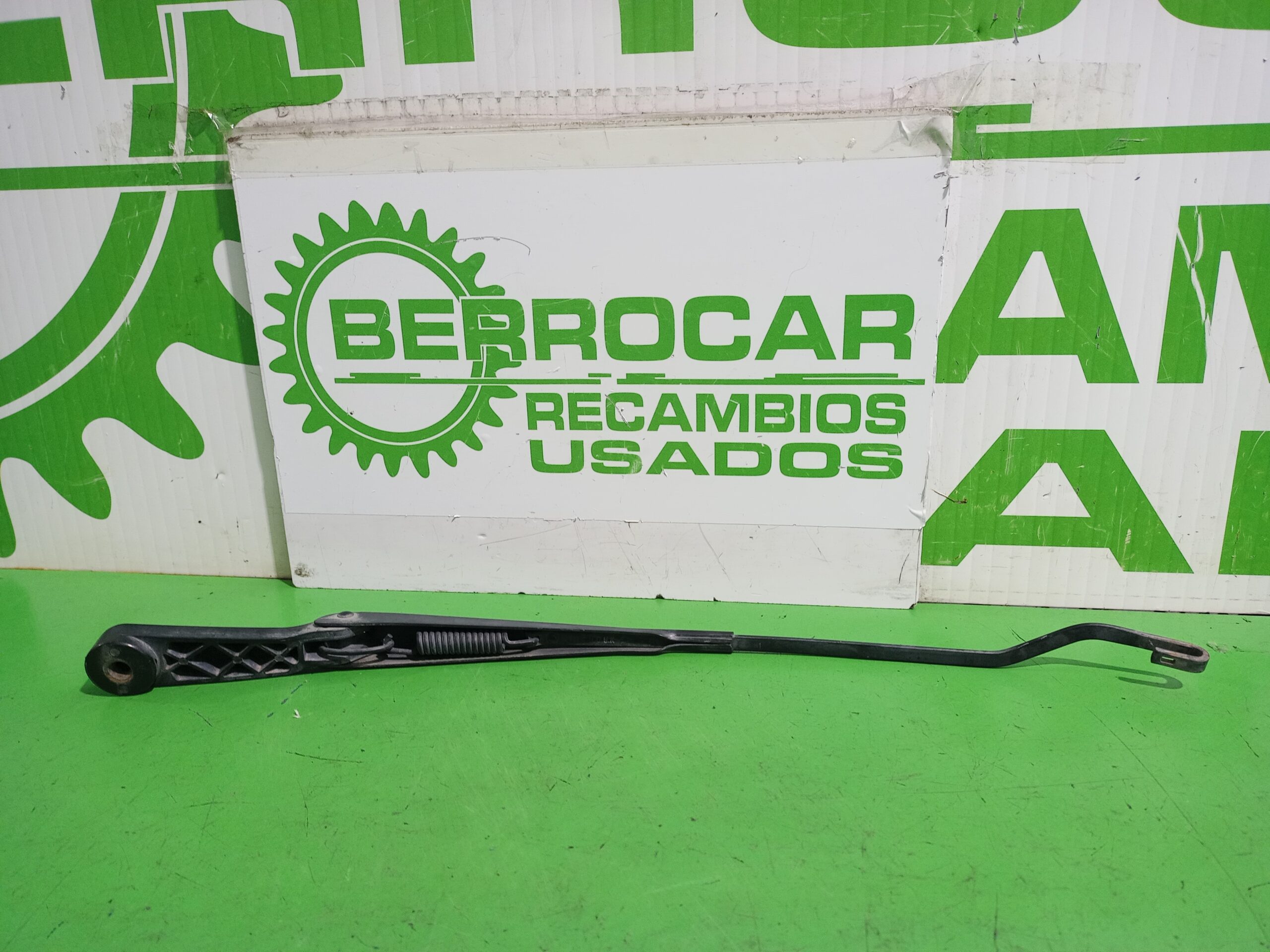 brazo_limpia_delantero_izquierdo_dkb103090_land_rover_freelander_ln_e_targa