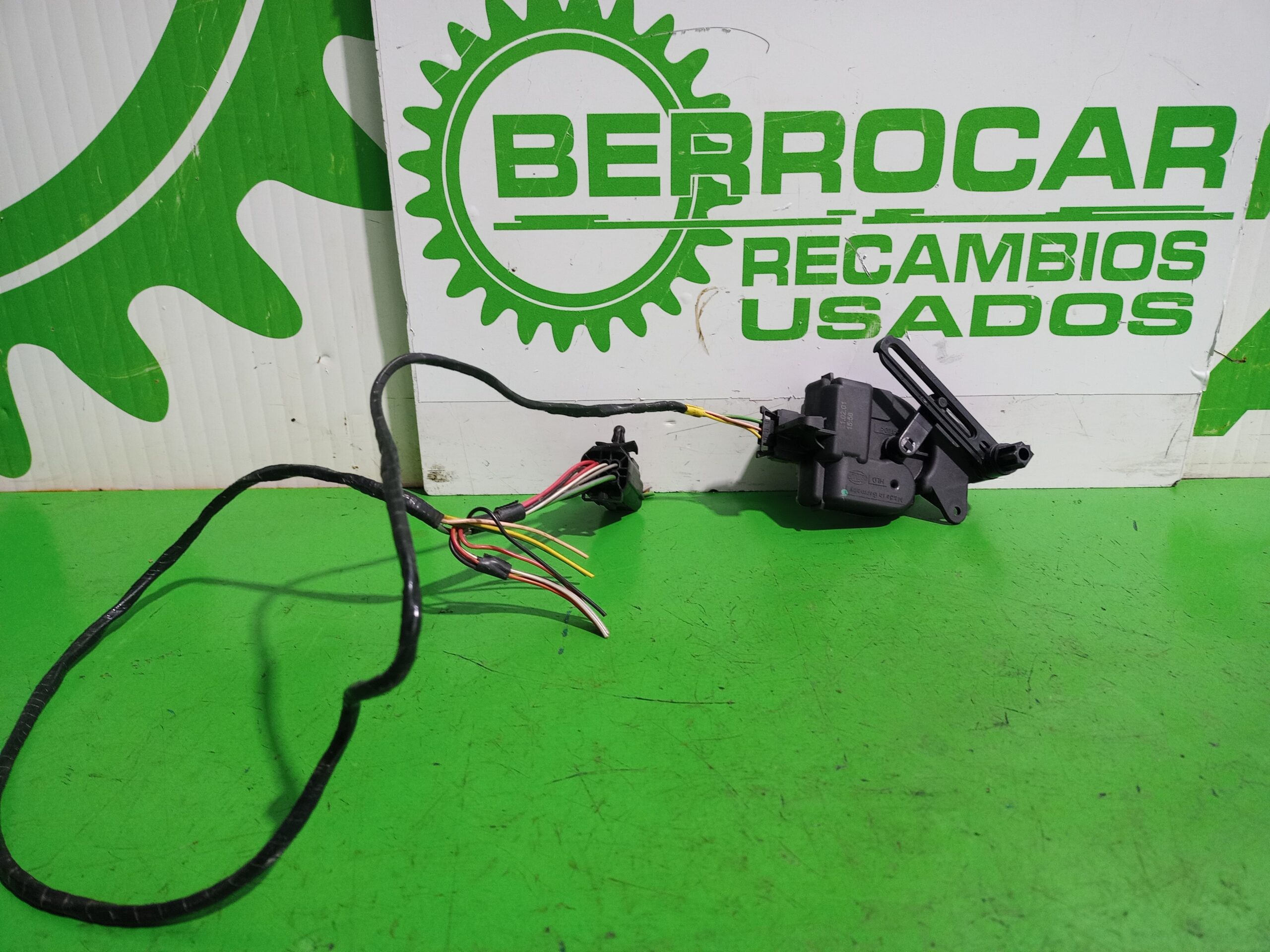 motor_apertura_trampilla_6nn007626_land_rover_freelander_ln_e_targa