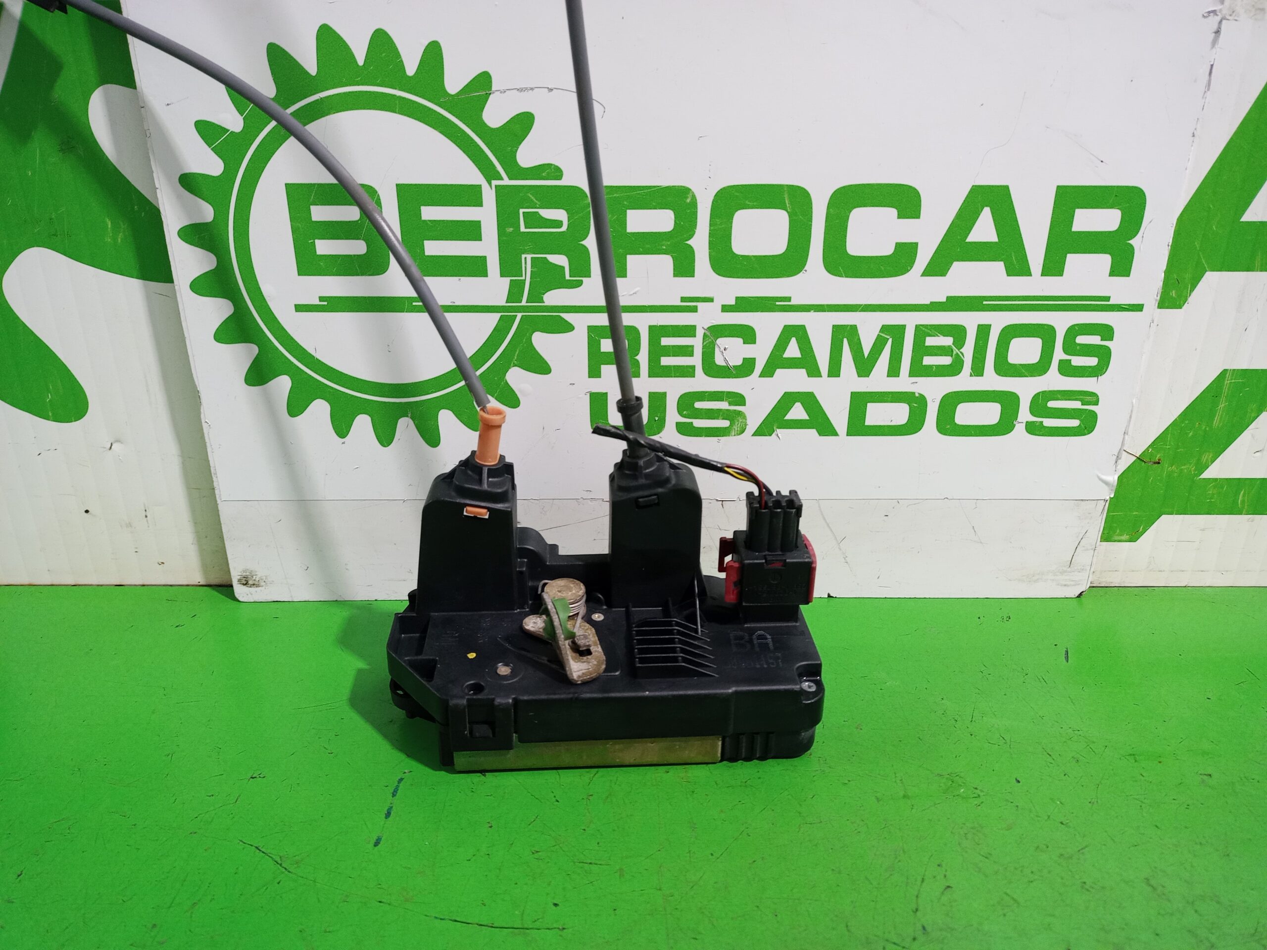 cerradura_puerta_trasera_izquierda_90561157_opel_zafira_a_elegance