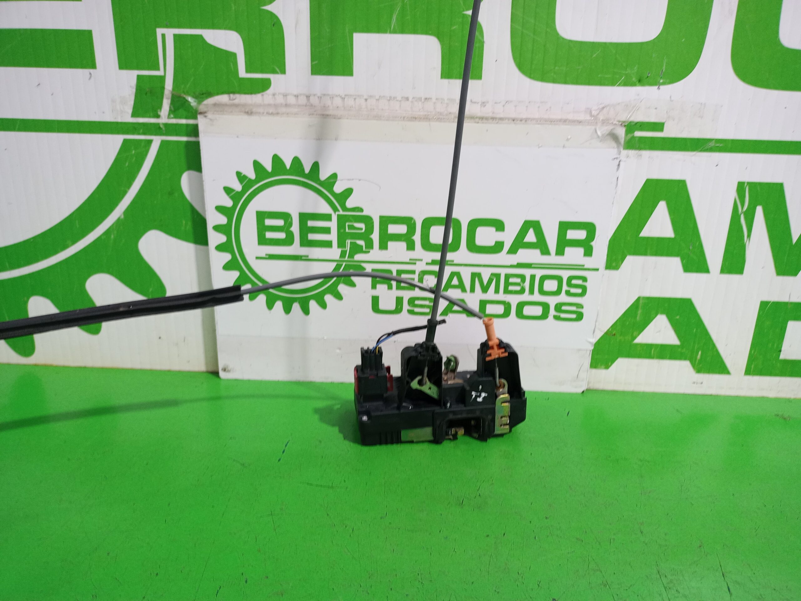 cerradura_puerta_trasera_izquierda_90561157_opel_zafira_a_elegance