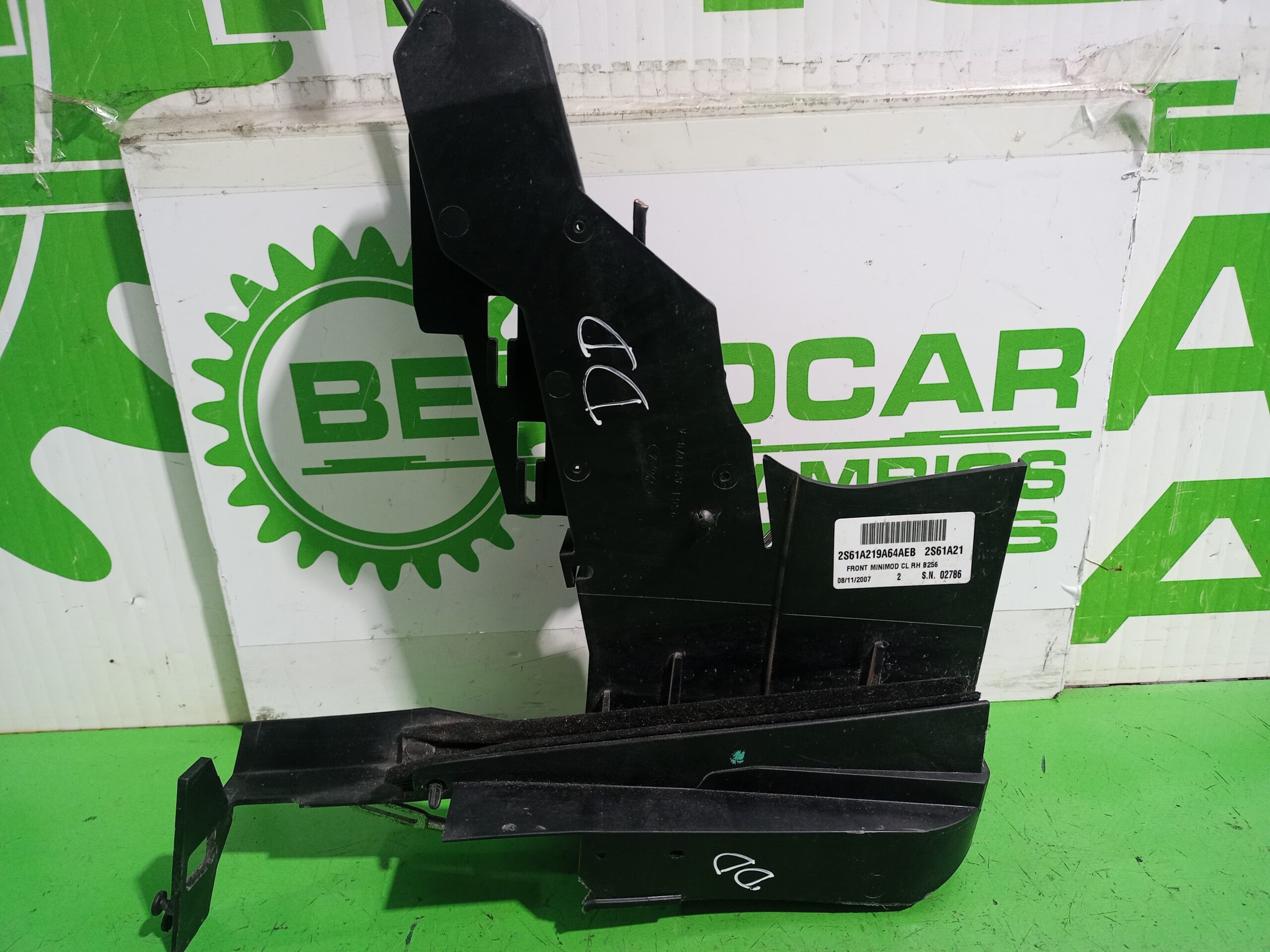 cerradura_puerta_delantera_derecha_2s61a219a64_a_ford_fiesta_cbk_ambiente