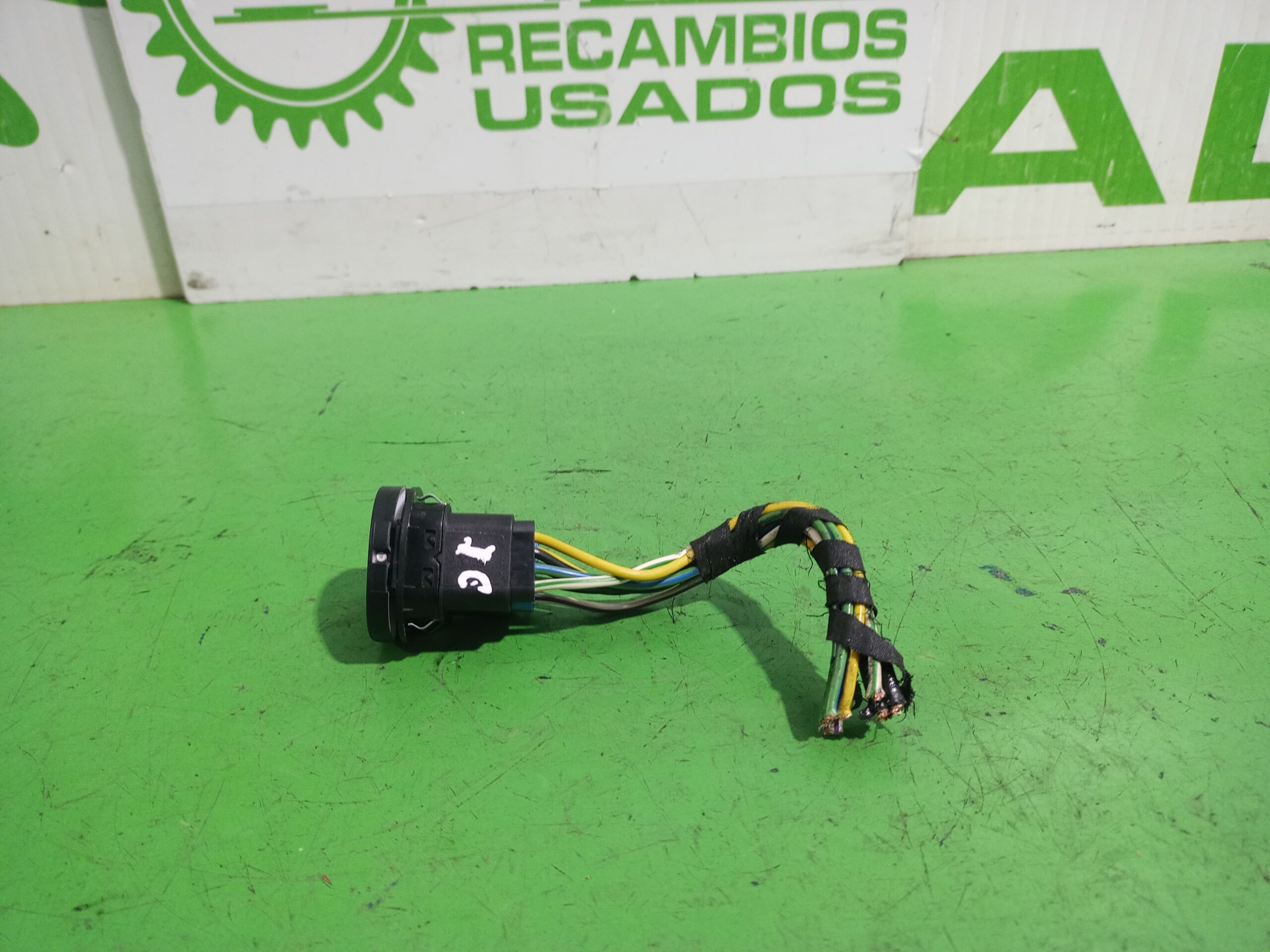 mando_elevalunas_delantero_izquierdo_14529bc_ford_fiesta_cbk_ambiente