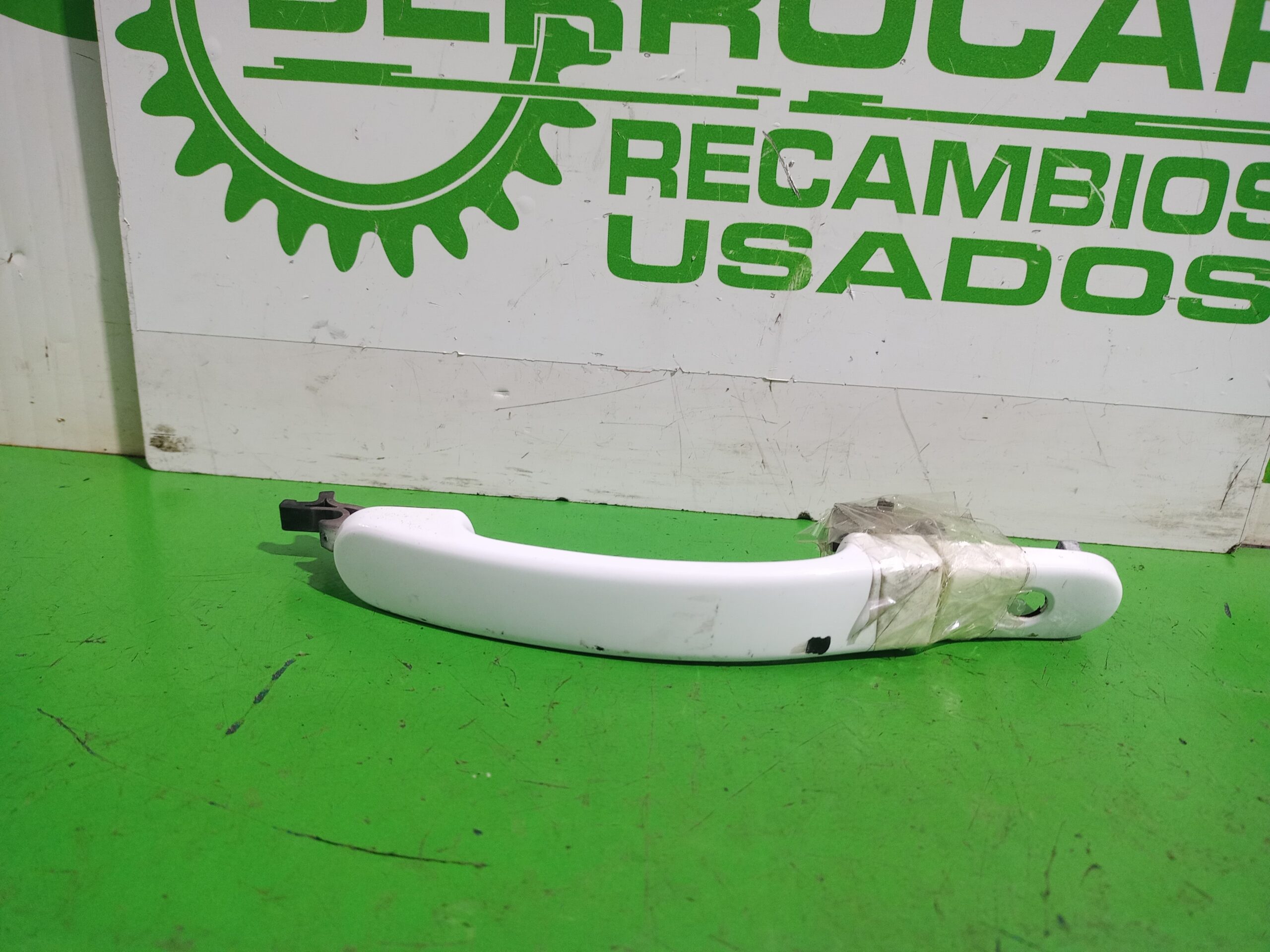 maneta_exterior_delantera_izquierda_1521067_ford_fiesta_cbk_ambiente