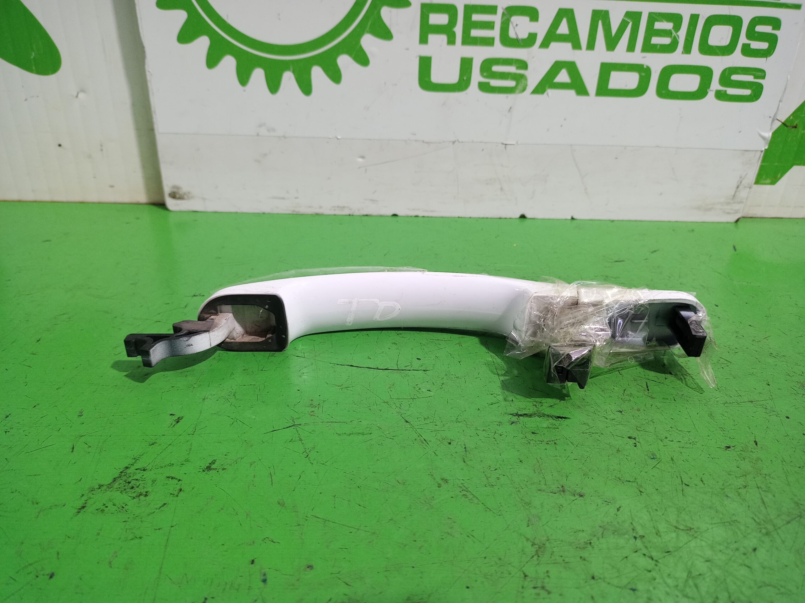 maneta_exterior_trasera_derecha_1521631_ford_fiesta_cbk_ambiente