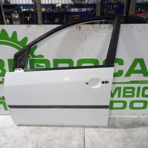 puerta_delantera_izquierda_1692524_ford_fiesta_cbk_ambiente