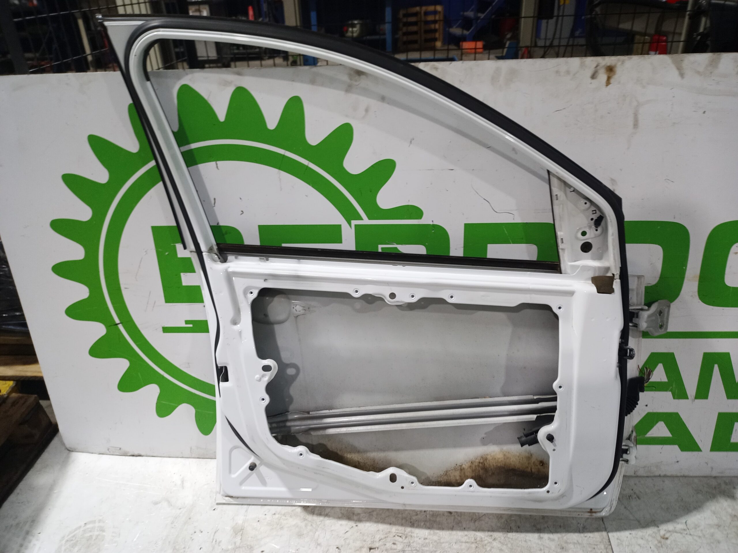 puerta_delantera_izquierda_1692524_ford_fiesta_cbk_ambiente