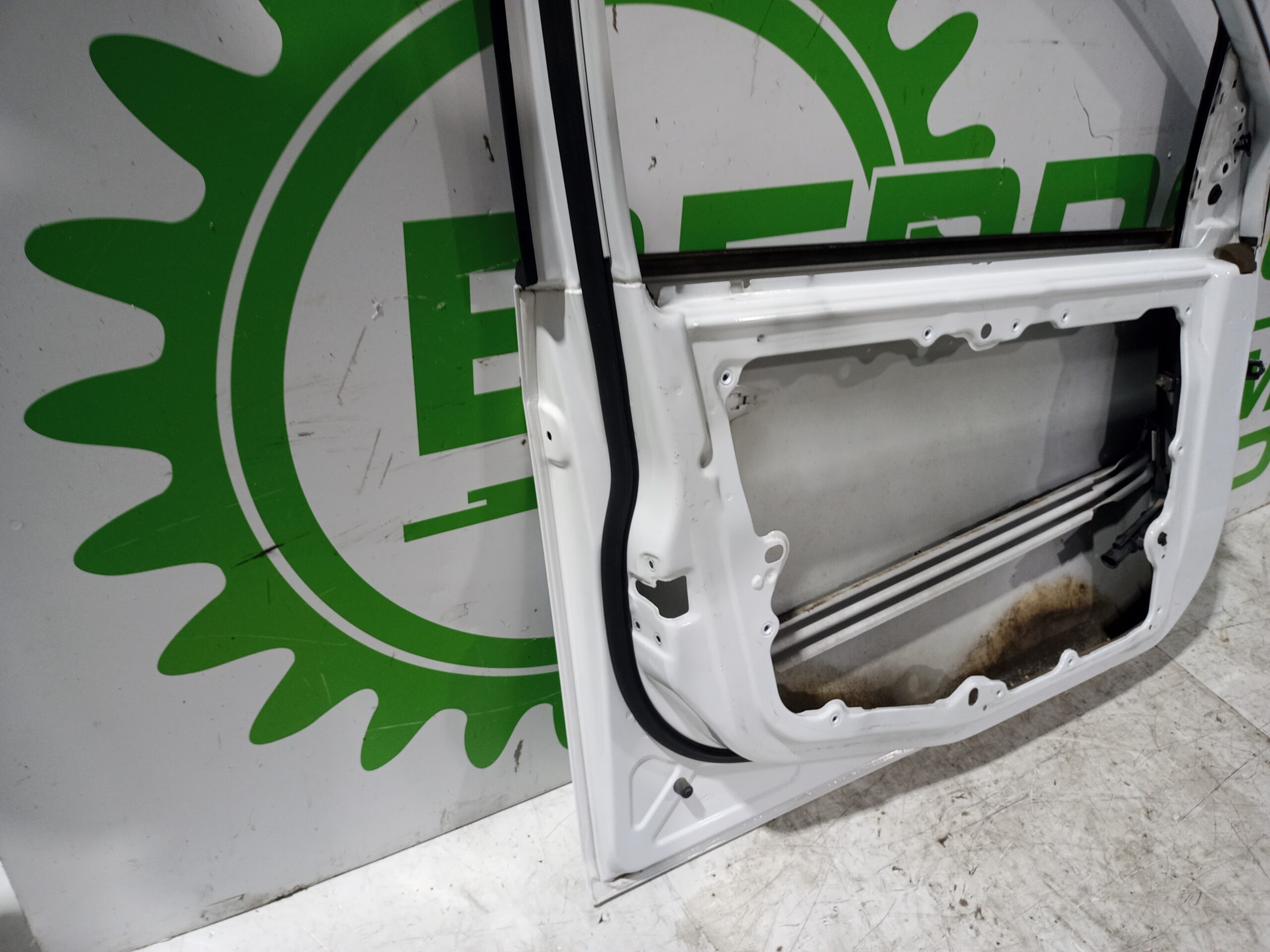 puerta_delantera_izquierda_1692524_ford_fiesta_cbk_ambiente