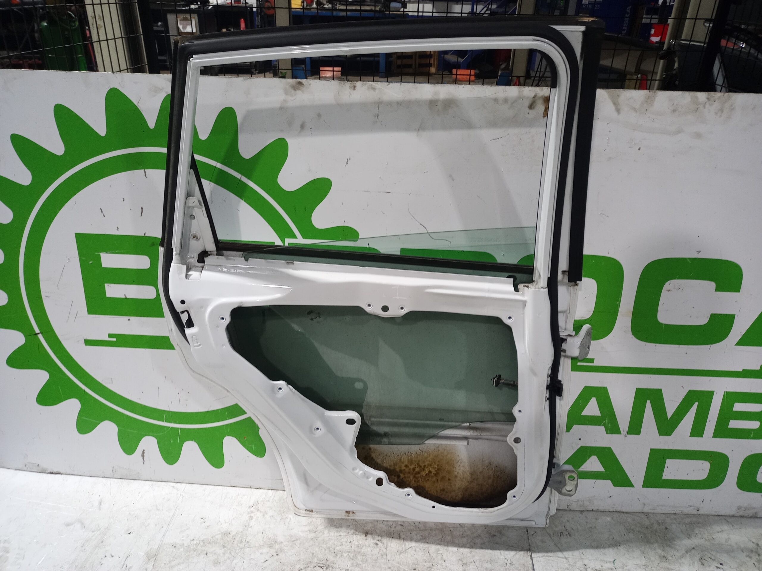 puerta_trasera_izquierda_1692526_ford_fiesta_cbk_ambiente